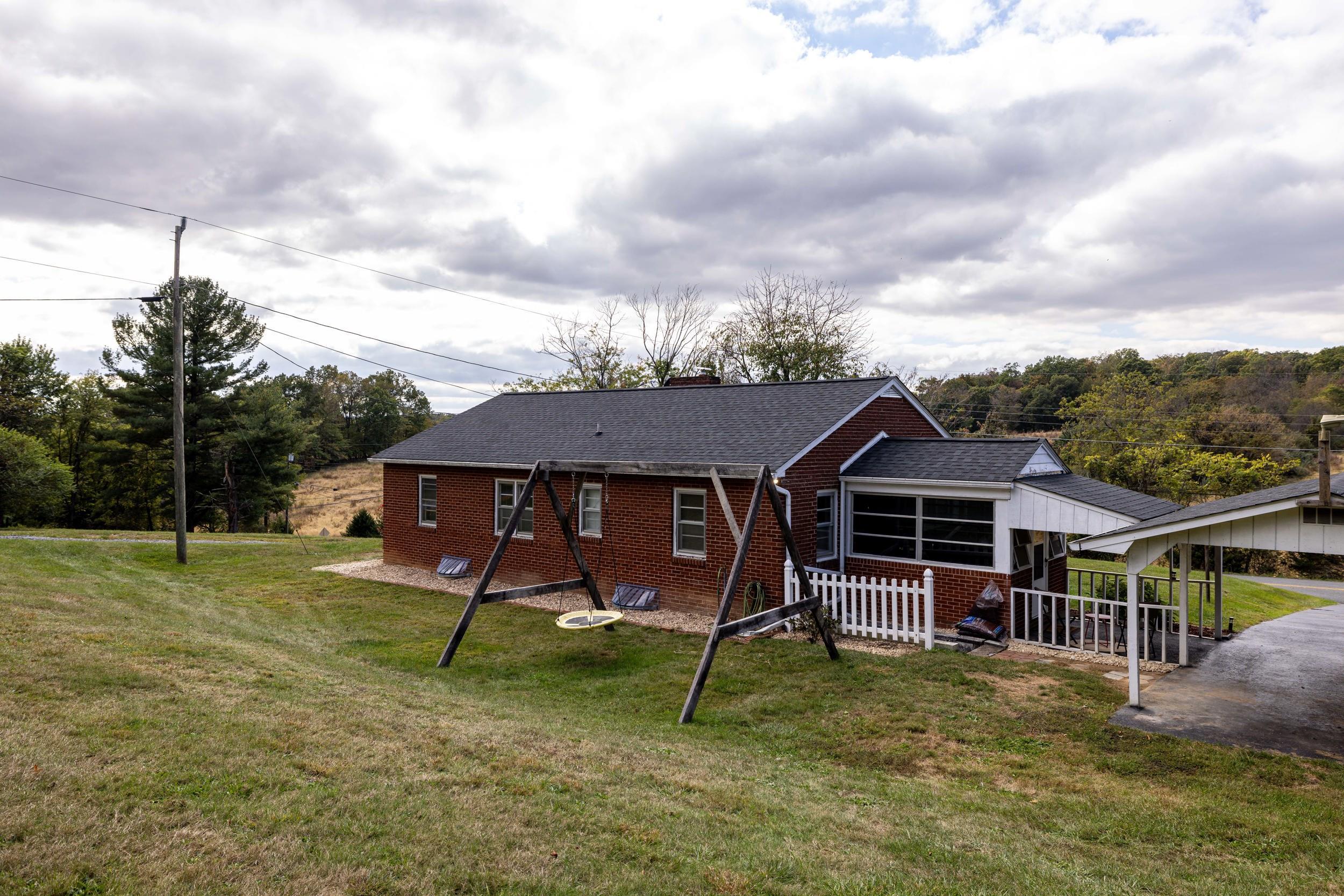 161 BOYERS RD, ROCKINGHAM, Virginia 22801, 3 Bedrooms Bedrooms, ,1 BathroomBathrooms,Residential,161 BOYERS RD,670022 MLS # 670022