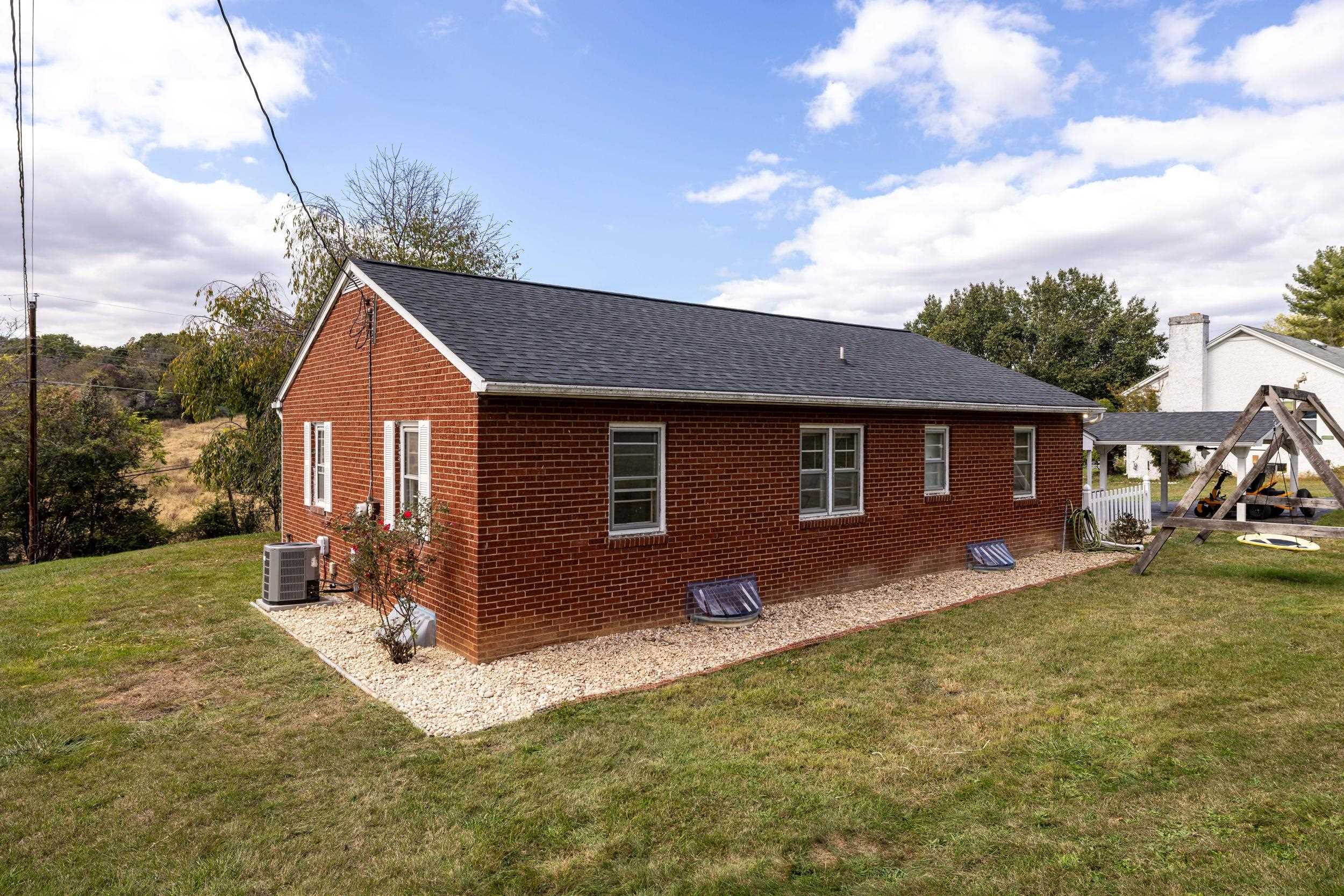 161 BOYERS RD, ROCKINGHAM, Virginia 22801, 3 Bedrooms Bedrooms, ,1 BathroomBathrooms,Residential,161 BOYERS RD,670022 MLS # 670022