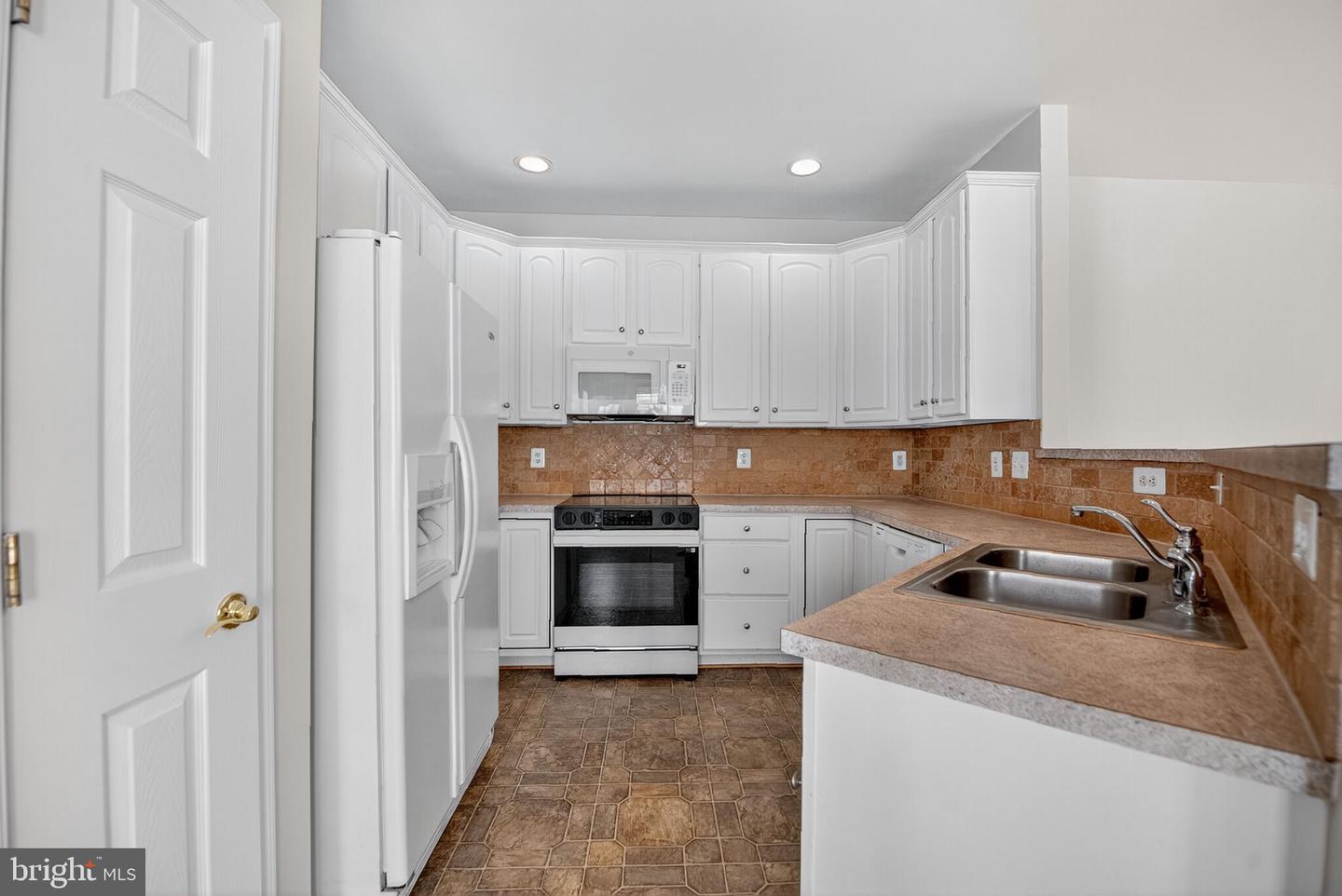 16837 FOUR SEASONS DR, DUMFRIES, Virginia 22025, 3 Bedrooms Bedrooms, ,3 BathroomsBathrooms,Residential,For sale,16837 FOUR SEASONS DR,VAPW2103366 MLS # VAPW2103366