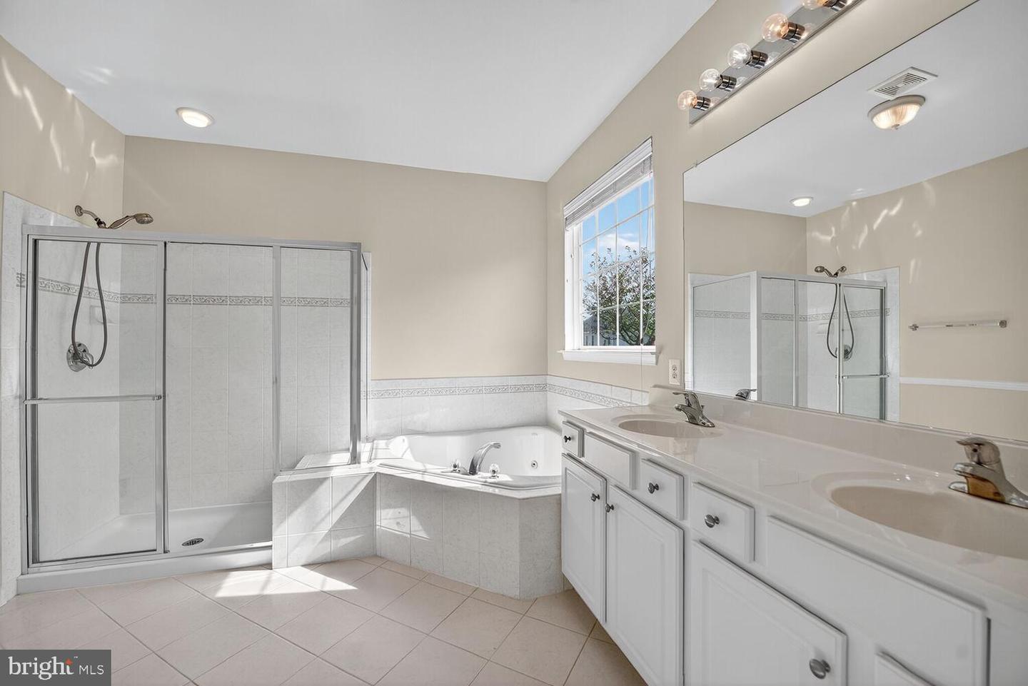 16837 FOUR SEASONS DR, DUMFRIES, Virginia 22025, 3 Bedrooms Bedrooms, ,3 BathroomsBathrooms,Residential,For sale,16837 FOUR SEASONS DR,VAPW2103366 MLS # VAPW2103366