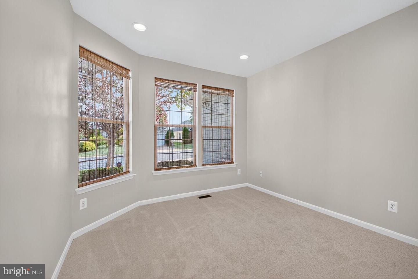 16837 FOUR SEASONS DR, DUMFRIES, Virginia 22025, 3 Bedrooms Bedrooms, ,3 BathroomsBathrooms,Residential,For sale,16837 FOUR SEASONS DR,VAPW2103366 MLS # VAPW2103366