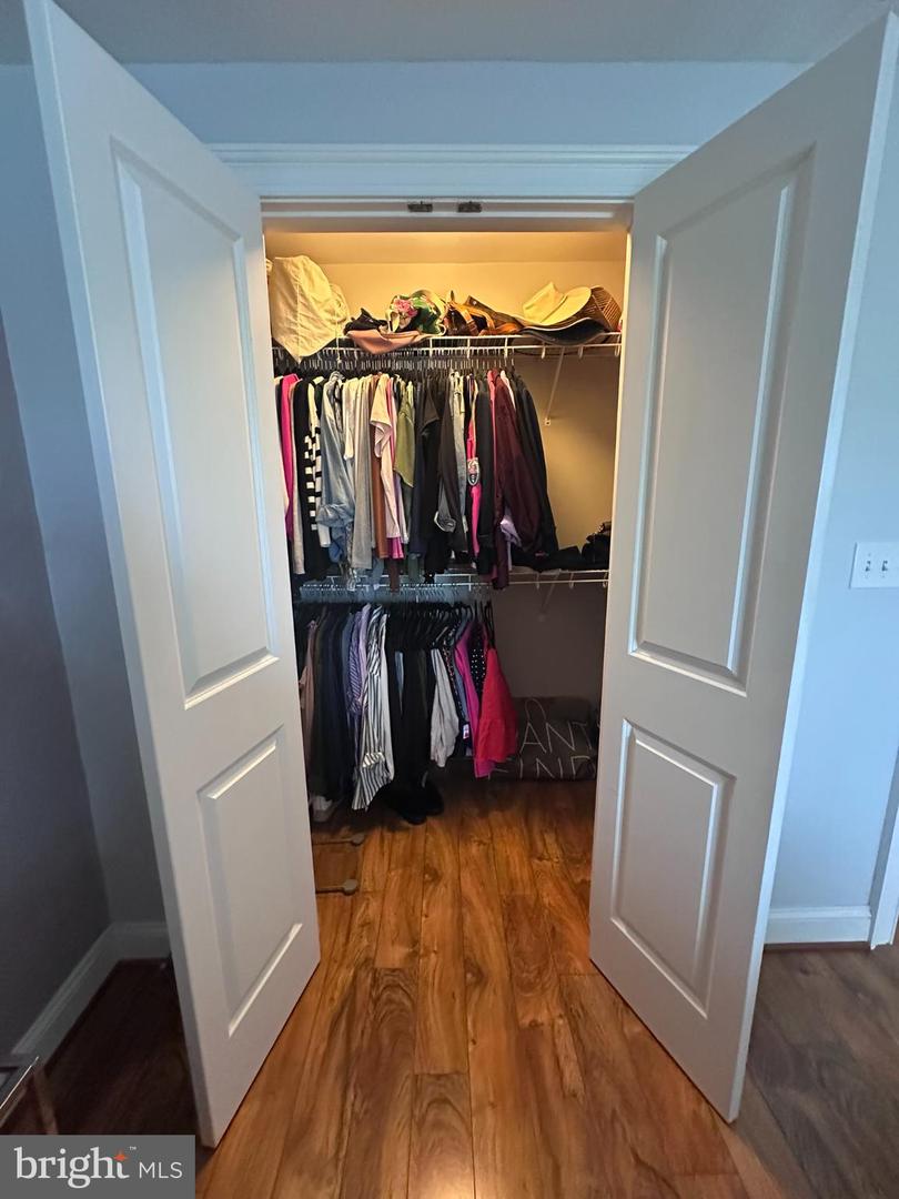 6301 EDSALL RD #205, ALEXANDRIA, Virginia 22312, 1 Bedroom Bedrooms, 2 Rooms Rooms,1 BathroomBathrooms,Residential,For sale,6301 EDSALL RD #205,VAFX2270042 MLS # VAFX2270042
