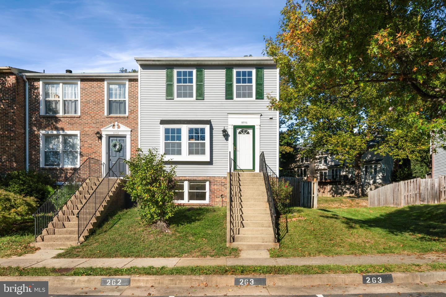 5936 SPRUCE RUN CT, CENTREVILLE, Virginia 20121, 4 Bedrooms Bedrooms, 8 Rooms Rooms,3 BathroomsBathrooms,Residential,For sale,5936 SPRUCE RUN CT,VAFX2273142 MLS # VAFX2273142