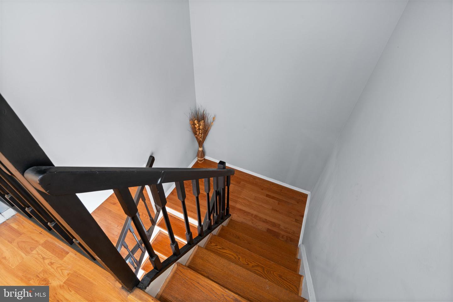 5936 SPRUCE RUN CT, CENTREVILLE, Virginia 20121, 4 Bedrooms Bedrooms, 8 Rooms Rooms,3 BathroomsBathrooms,Residential,For sale,5936 SPRUCE RUN CT,VAFX2273142 MLS # VAFX2273142