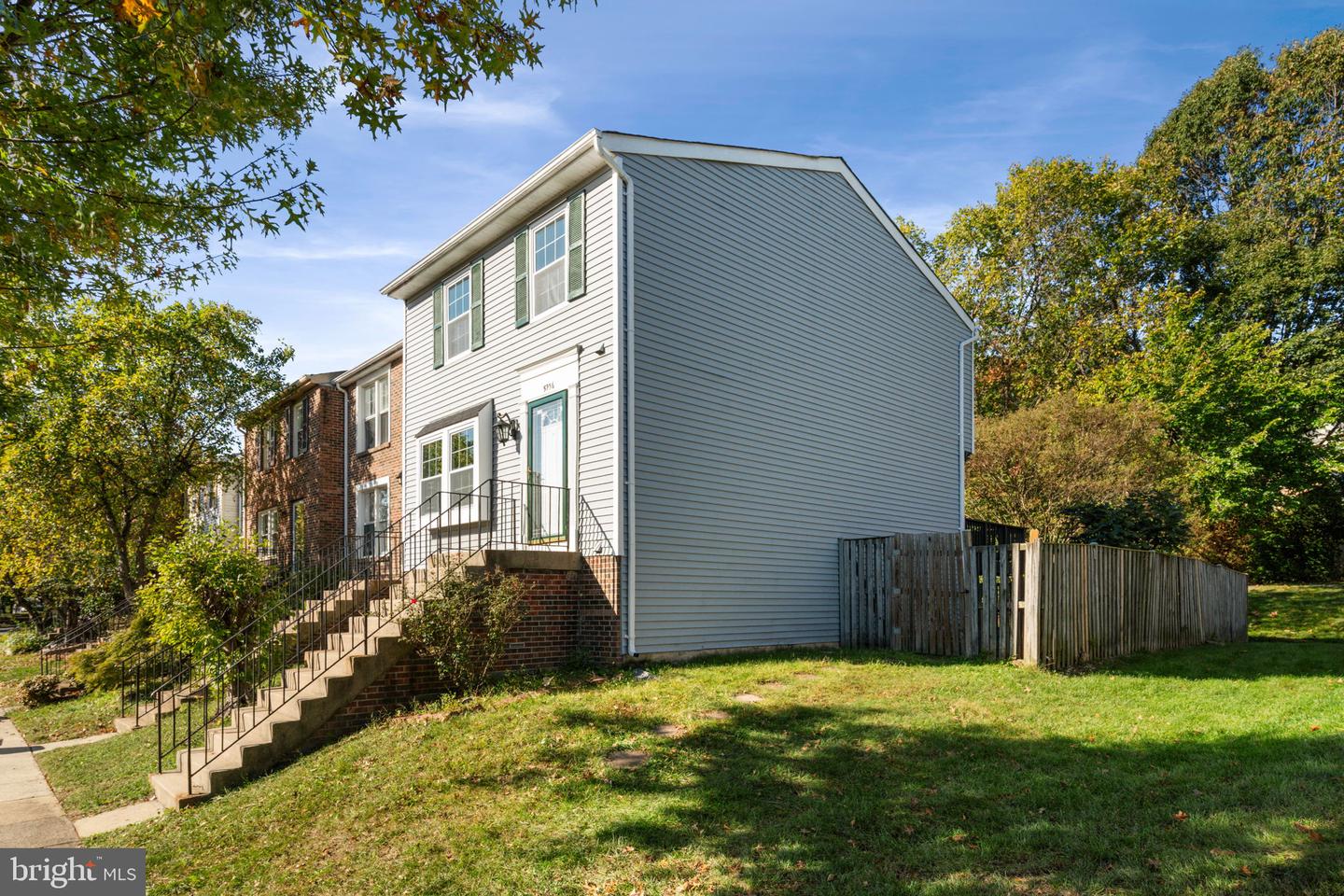5936 SPRUCE RUN CT, CENTREVILLE, Virginia 20121, 4 Bedrooms Bedrooms, 8 Rooms Rooms,3 BathroomsBathrooms,Residential,For sale,5936 SPRUCE RUN CT,VAFX2273142 MLS # VAFX2273142