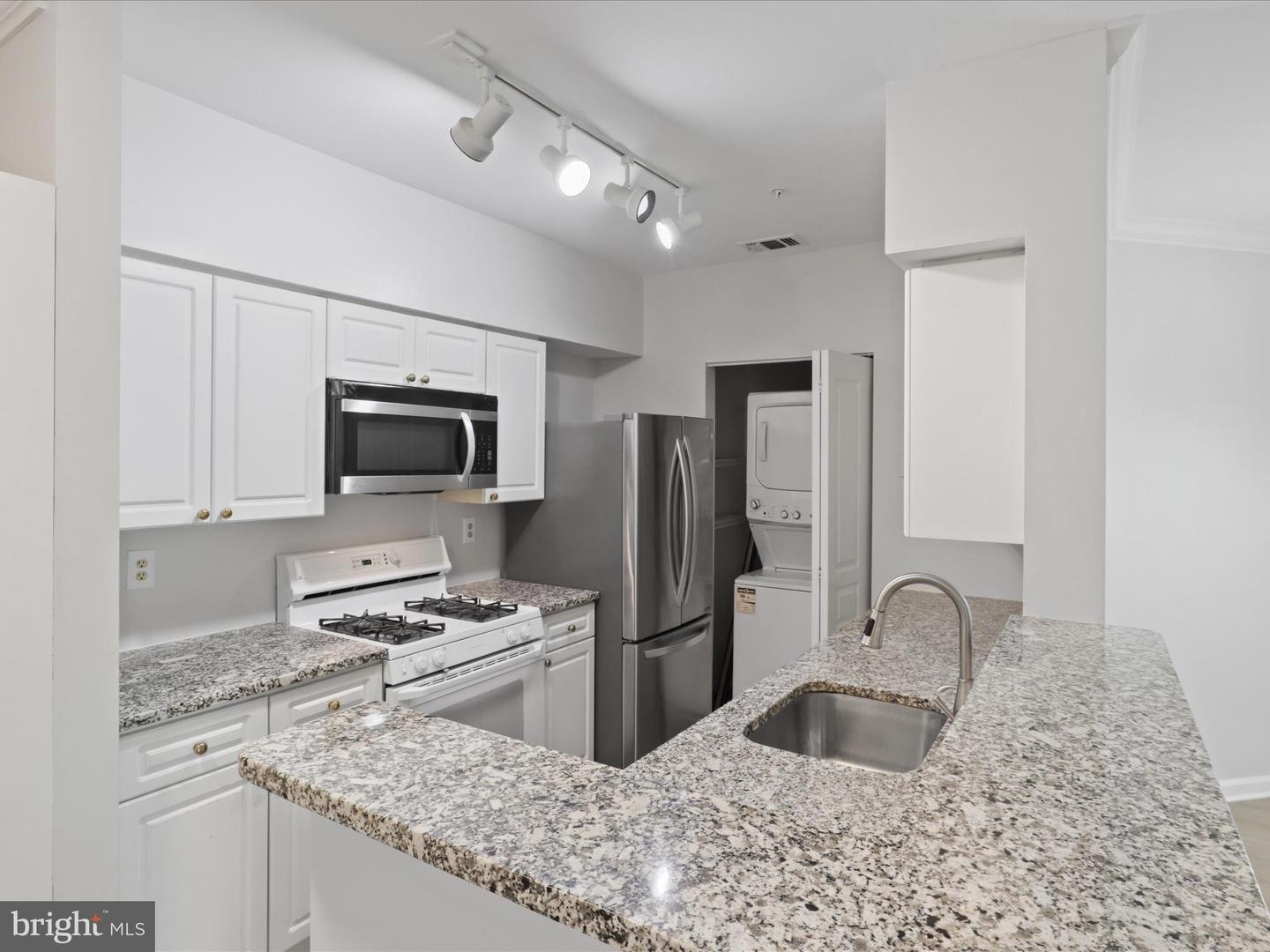 12913 ALTON SQ #219, HERNDON, Virginia 20170, 2 Bedrooms Bedrooms, ,2 BathroomsBathrooms,Residential,For sale,12913 ALTON SQ #219,VAFX2273202 MLS # VAFX2273202