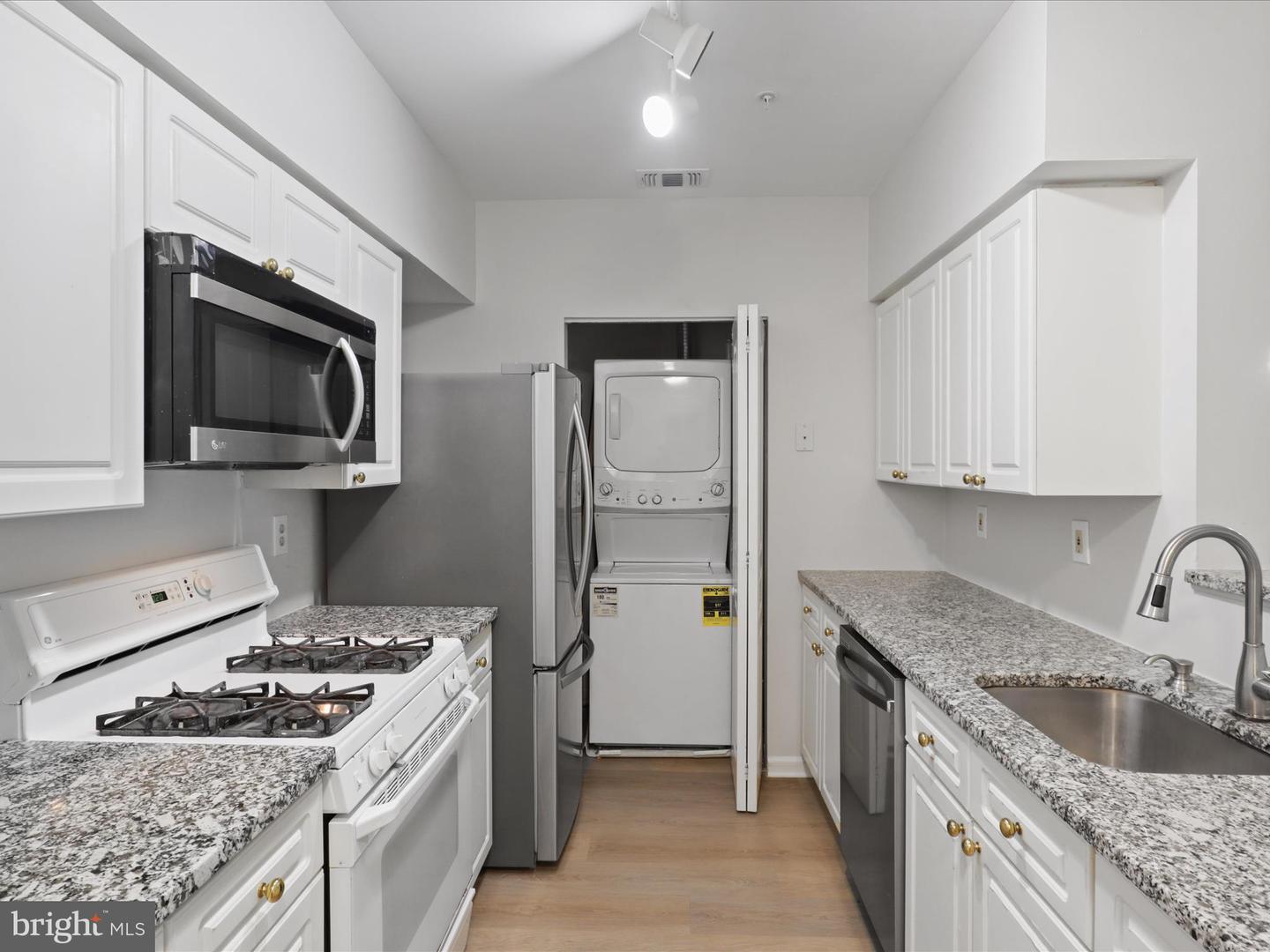 12913 ALTON SQ #219, HERNDON, Virginia 20170, 2 Bedrooms Bedrooms, ,2 BathroomsBathrooms,Residential,For sale,12913 ALTON SQ #219,VAFX2273202 MLS # VAFX2273202