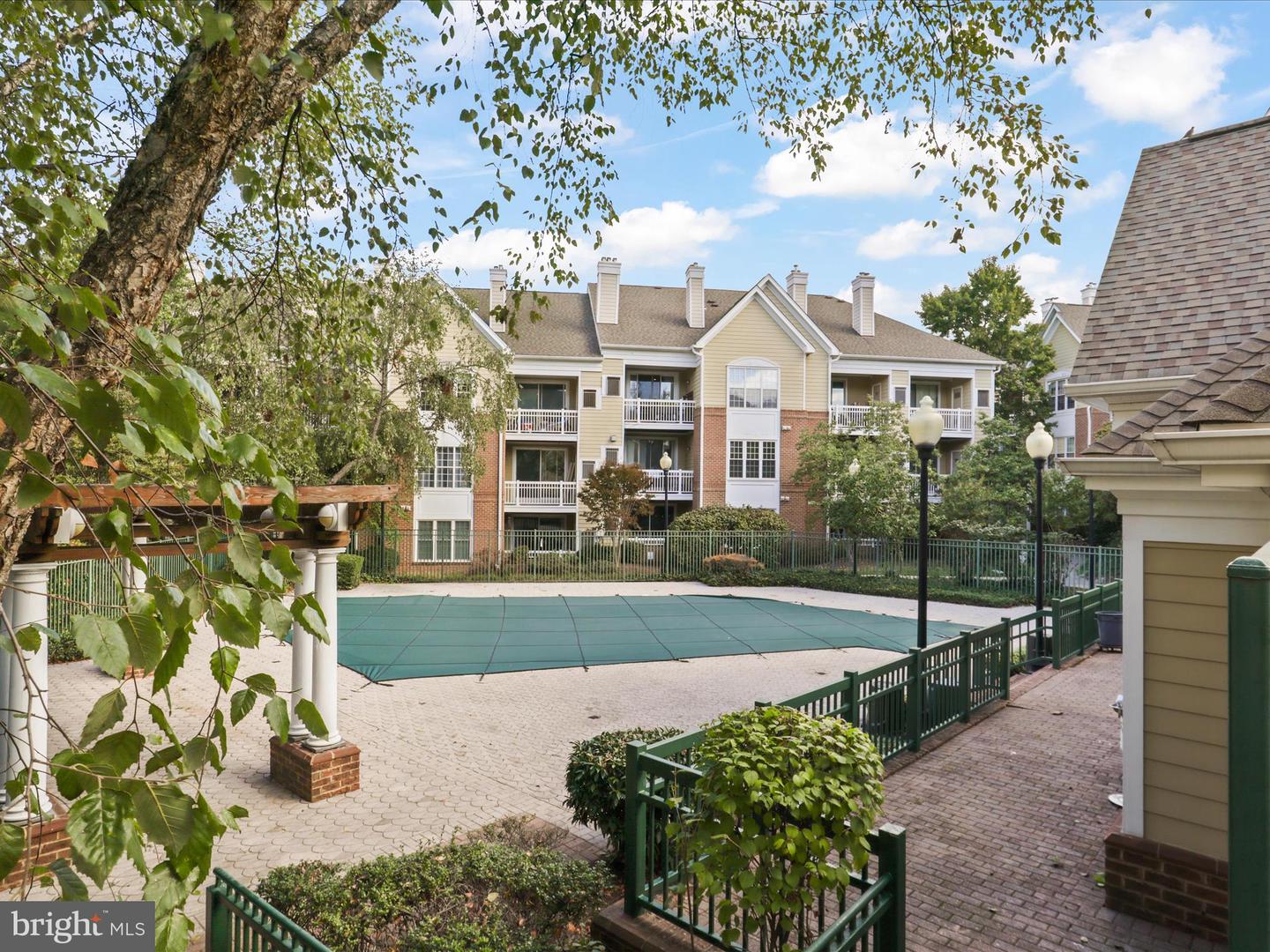 12913 ALTON SQ #219, HERNDON, Virginia 20170, 2 Bedrooms Bedrooms, ,2 BathroomsBathrooms,Residential,For sale,12913 ALTON SQ #219,VAFX2273202 MLS # VAFX2273202