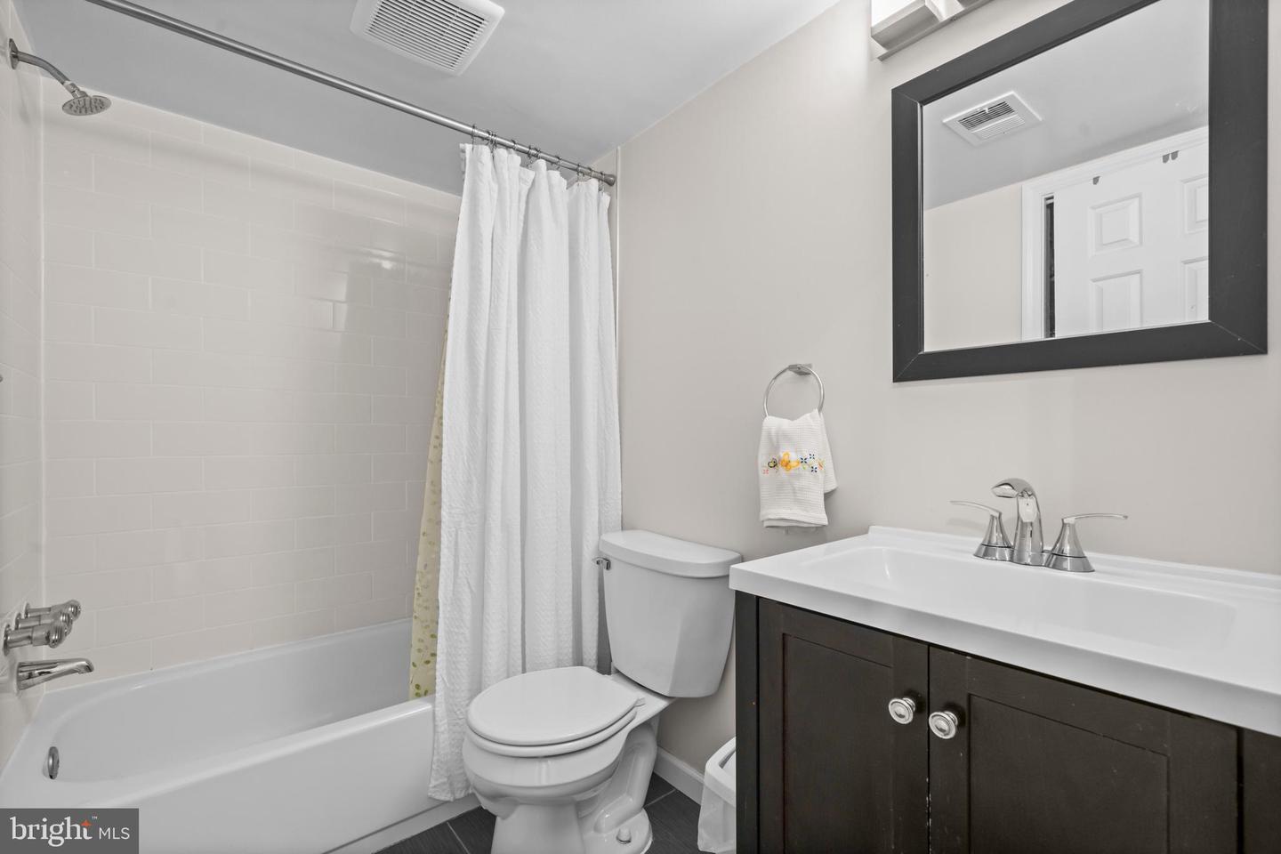 1449 A ST NE #D, WASHINGTON, District Of Columbia 20002, 1 Bedroom Bedrooms, ,1 BathroomBathrooms,Residential,For sale,1449 A ST NE #D,DCDC2226054 MLS # DCDC2226054