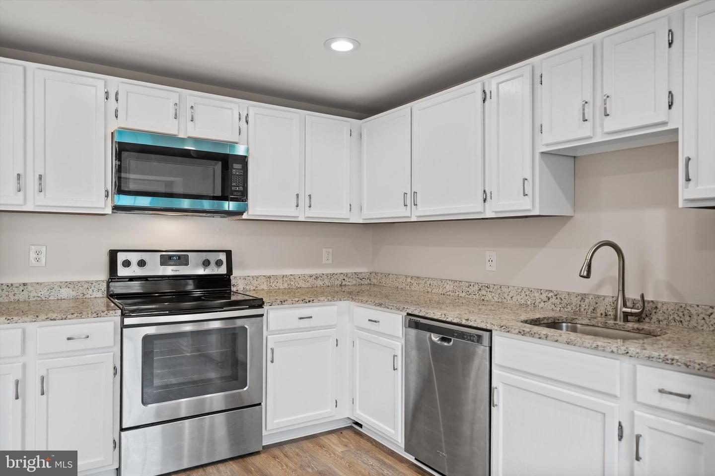 13875 LAURA RATCLIFF, CENTREVILLE, Virginia 20121, 2 Bedrooms Bedrooms, ,3 BathroomsBathrooms,Residential,For sale,13875 LAURA RATCLIFF,VAFX2273356 MLS # VAFX2273356