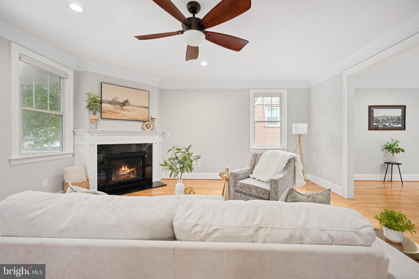 1516 GREYCOURT AVE, RICHMOND, Virginia 23227, 3 Bedrooms Bedrooms, 12 Rooms Rooms,2 BathroomsBathrooms,Residential,For sale,1516 GREYCOURT AVE,VARC2000772 MLS # VARC2000772