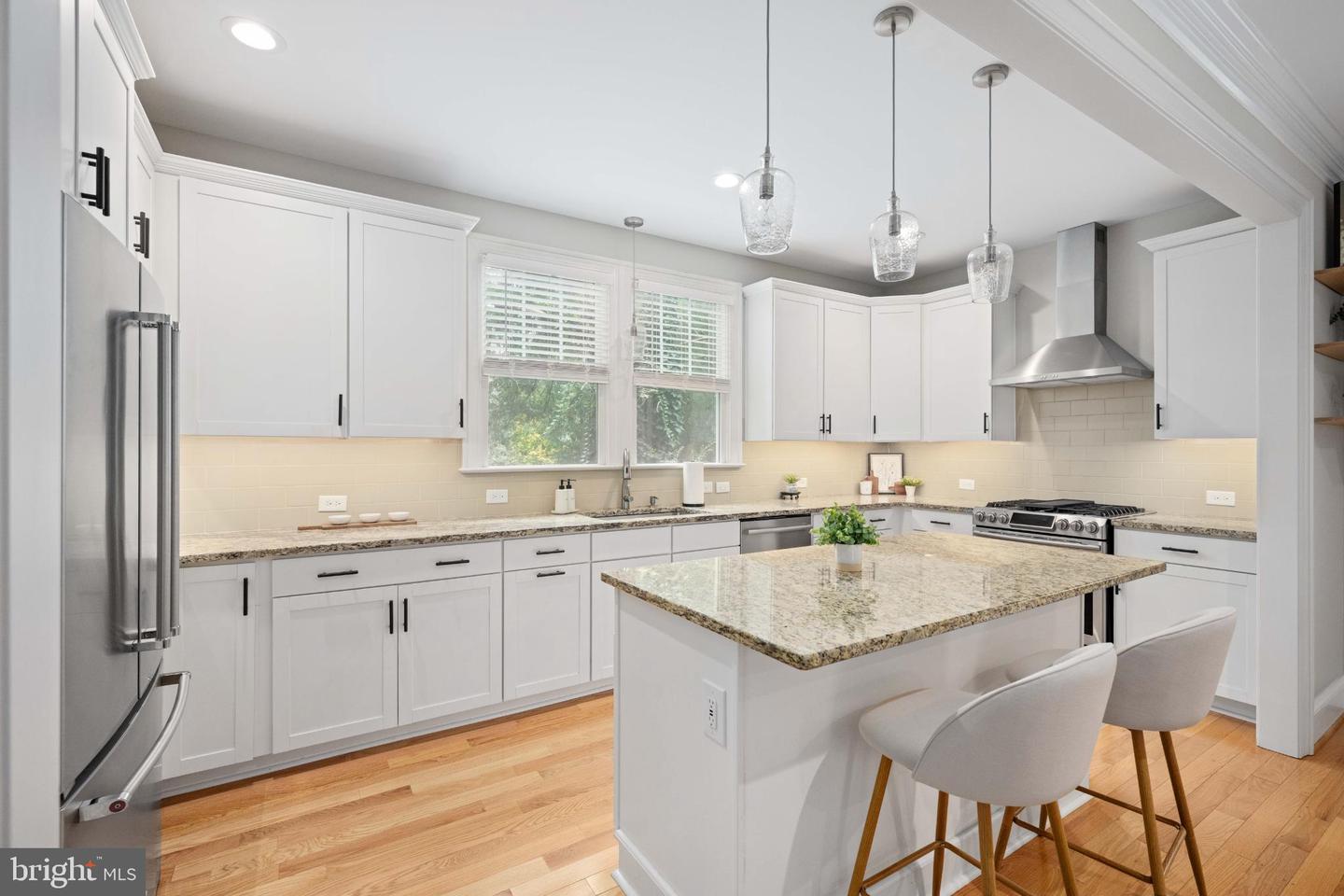 1516 GREYCOURT AVE, RICHMOND, Virginia 23227, 3 Bedrooms Bedrooms, 12 Rooms Rooms,2 BathroomsBathrooms,Residential,For sale,1516 GREYCOURT AVE,VARC2000772 MLS # VARC2000772