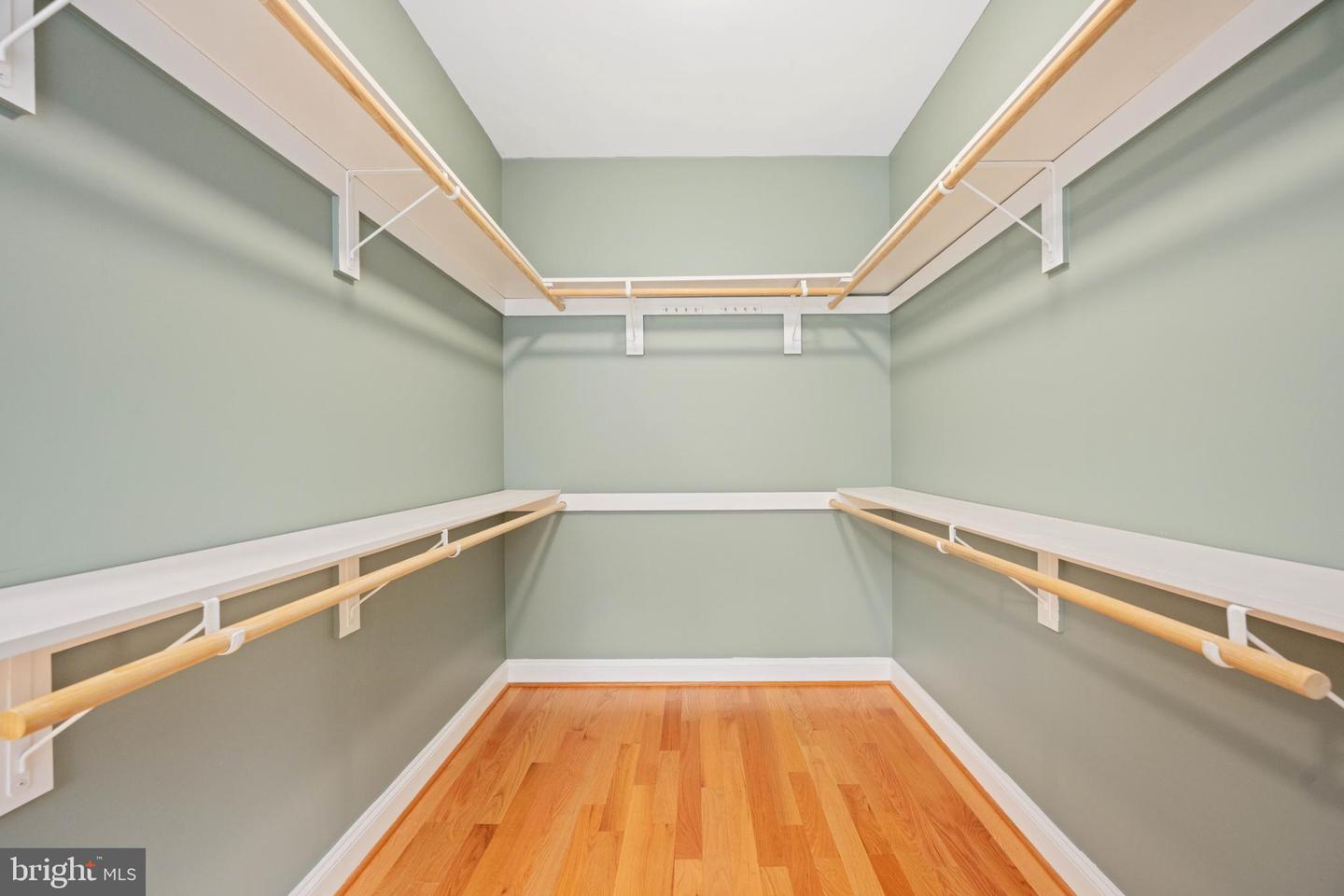 1516 GREYCOURT AVE, RICHMOND, Virginia 23227, 3 Bedrooms Bedrooms, 12 Rooms Rooms,2 BathroomsBathrooms,Residential,For sale,1516 GREYCOURT AVE,VARC2000772 MLS # VARC2000772