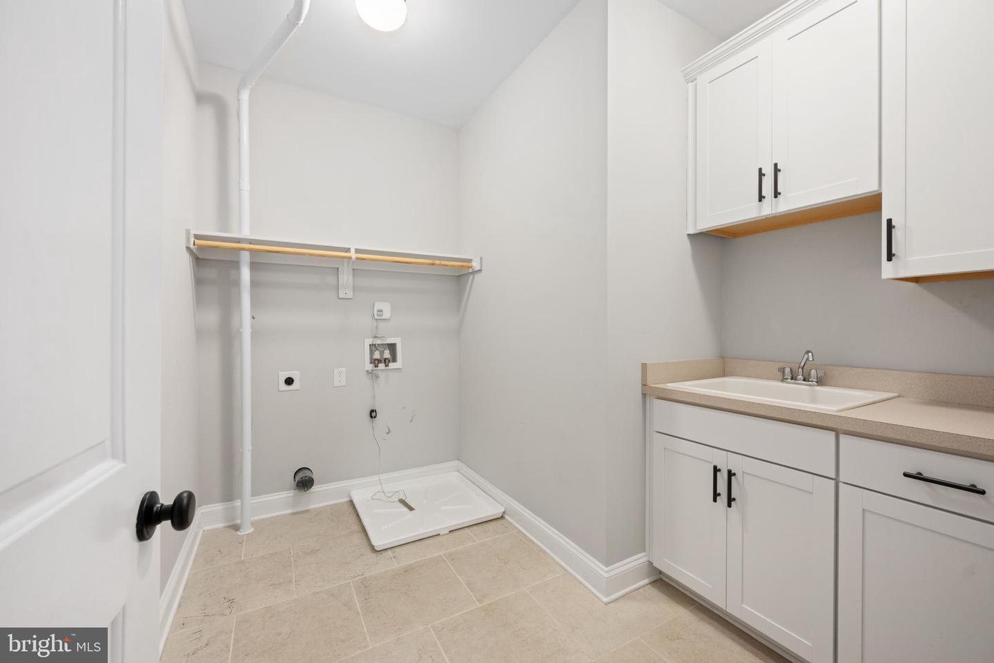 1516 GREYCOURT AVE, RICHMOND, Virginia 23227, 3 Bedrooms Bedrooms, 12 Rooms Rooms,2 BathroomsBathrooms,Residential,For sale,1516 GREYCOURT AVE,VARC2000772 MLS # VARC2000772