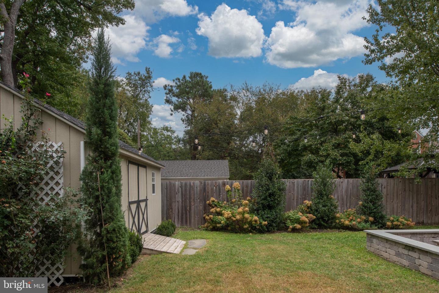 1516 GREYCOURT AVE, RICHMOND, Virginia 23227, 3 Bedrooms Bedrooms, 12 Rooms Rooms,2 BathroomsBathrooms,Residential,For sale,1516 GREYCOURT AVE,VARC2000772 MLS # VARC2000772