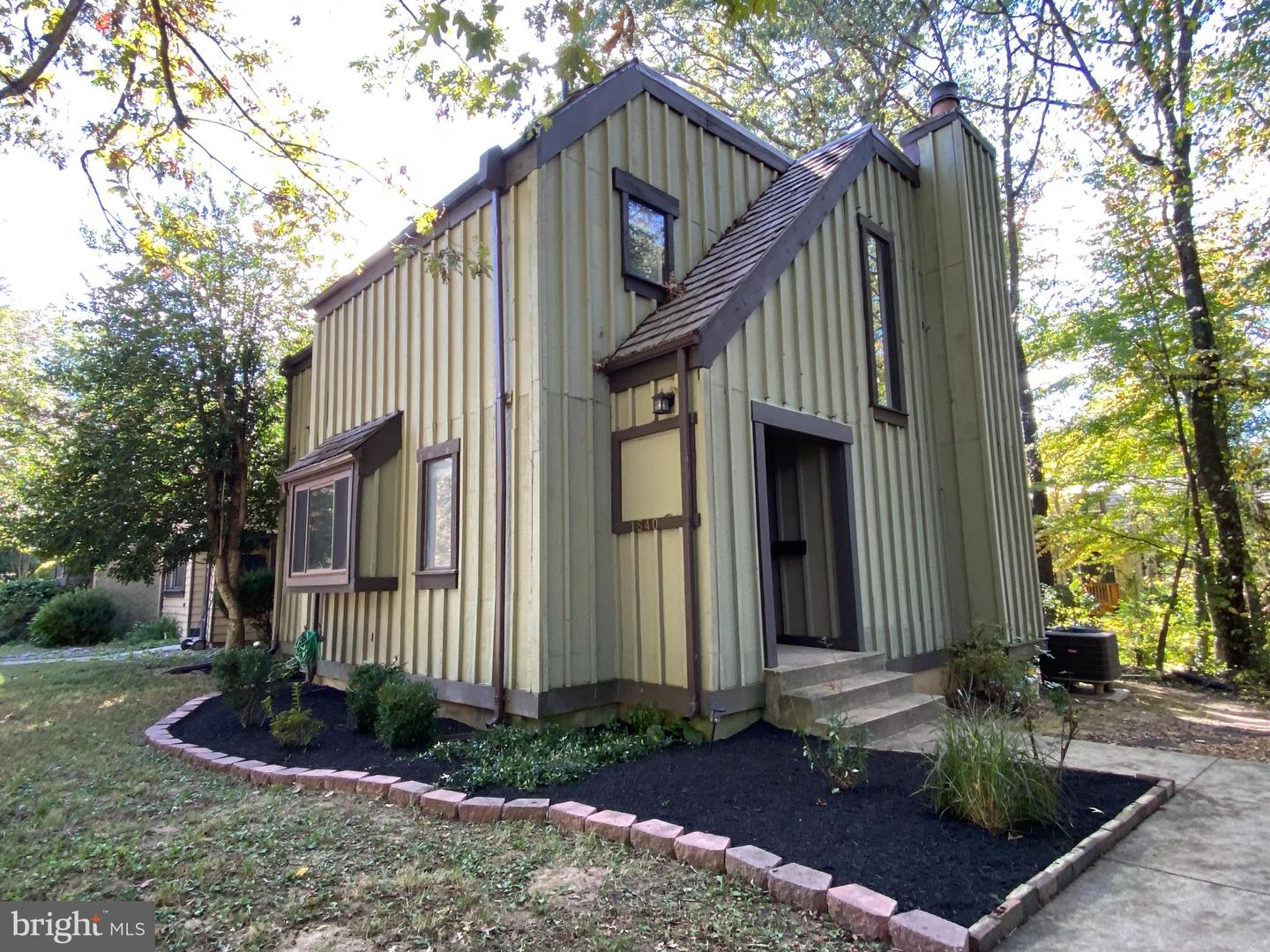 1540 SCANDIA CIR, RESTON, Virginia 20190, 3 Bedrooms Bedrooms, 7 Rooms Rooms,3 BathroomsBathrooms,Residential,For sale,1540 SCANDIA CIR,VAFX2274246 MLS # VAFX2274246