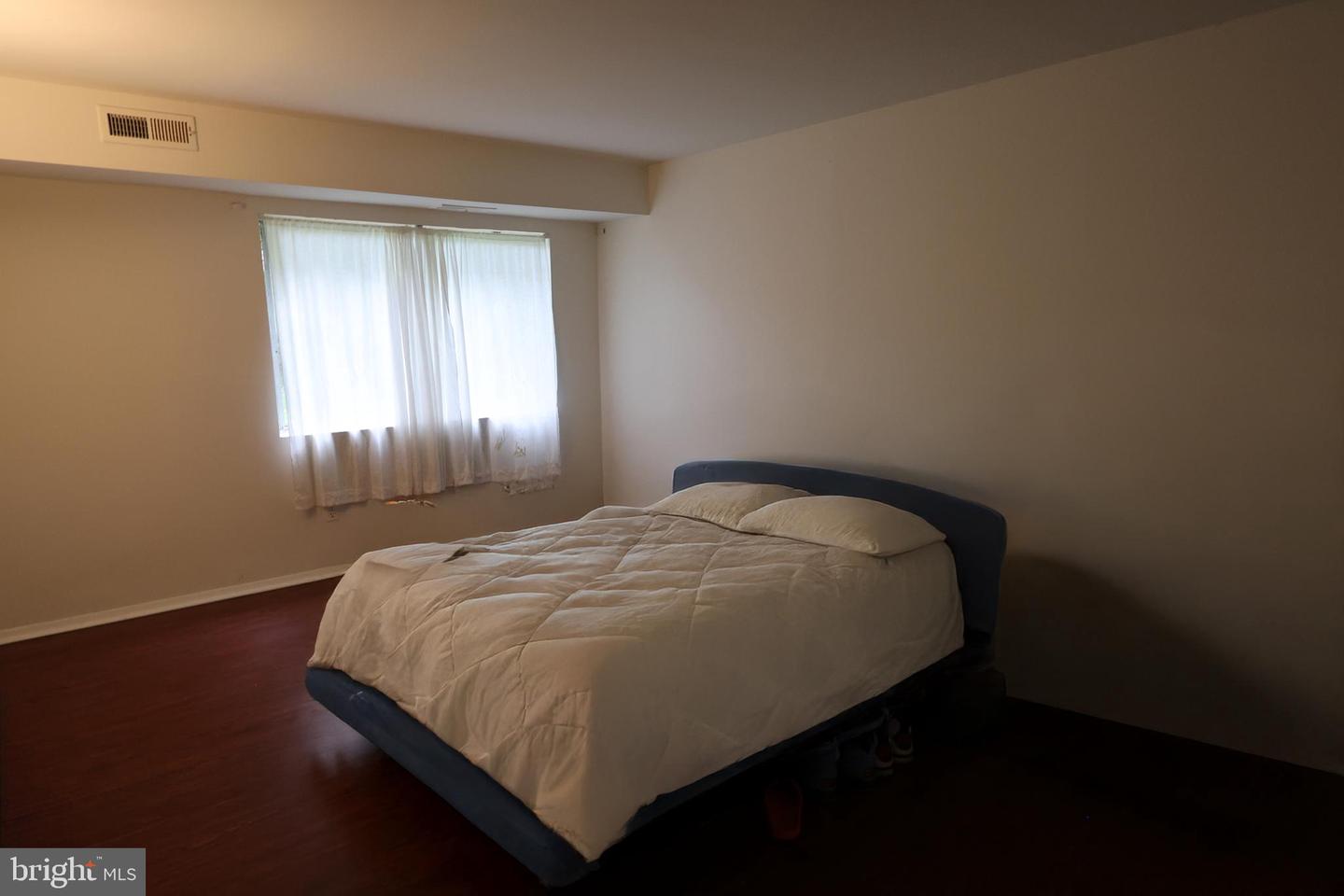 2906 KINGS CHAPEL RD #4, FALLS CHURCH, Virginia 22042, 3 Bedrooms Bedrooms, ,1 BathroomBathrooms,Residential,For sale,2906 KINGS CHAPEL RD #4,VAFX2274288 MLS # VAFX2274288