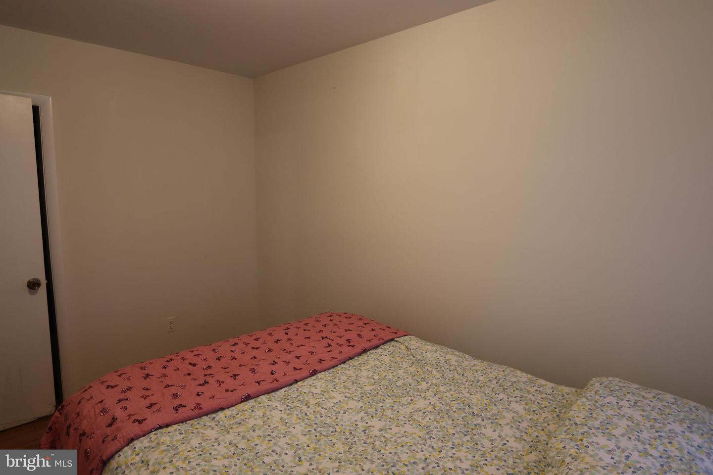 2906 KINGS CHAPEL RD #4, FALLS CHURCH, Virginia 22042, 3 Bedrooms Bedrooms, ,1 BathroomBathrooms,Residential,For sale,2906 KINGS CHAPEL RD #4,VAFX2274288 MLS # VAFX2274288