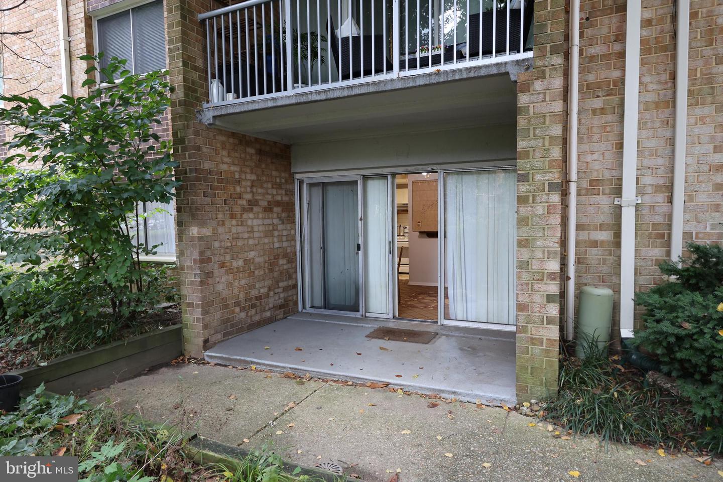 2906 KINGS CHAPEL RD #4, FALLS CHURCH, Virginia 22042, 3 Bedrooms Bedrooms, ,1 BathroomBathrooms,Residential,For sale,2906 KINGS CHAPEL RD #4,VAFX2274288 MLS # VAFX2274288