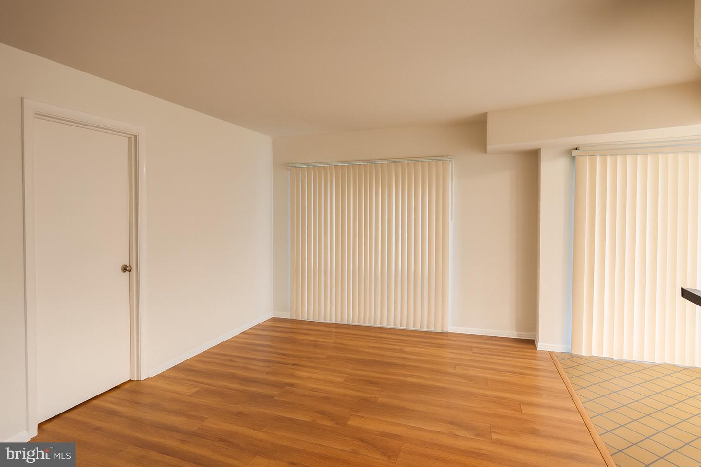 2906 KINGS CHAPEL RD #4, FALLS CHURCH, Virginia 22042, 3 Bedrooms Bedrooms, ,1 BathroomBathrooms,Residential,For sale,2906 KINGS CHAPEL RD #4,VAFX2274288 MLS # VAFX2274288