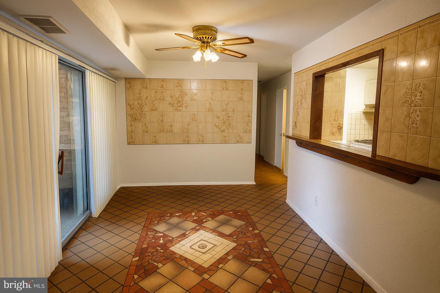 2906 KINGS CHAPEL RD #4, FALLS CHURCH, Virginia 22042, 3 Bedrooms Bedrooms, ,1 BathroomBathrooms,Residential,For sale,2906 KINGS CHAPEL RD #4,VAFX2274288 MLS # VAFX2274288