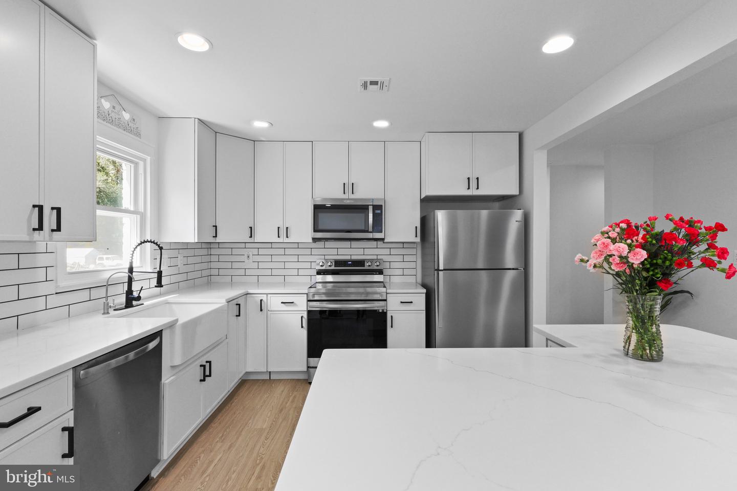 11929 WAPLES MILL RD, OAKTON, Virginia 22124, 4 Bedrooms Bedrooms, ,3 BathroomsBathrooms,Residential,For sale,11929 WAPLES MILL RD,VAFX2274382 MLS # VAFX2274382