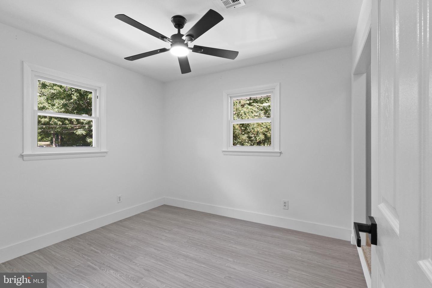 11929 WAPLES MILL RD, OAKTON, Virginia 22124, 4 Bedrooms Bedrooms, ,3 BathroomsBathrooms,Residential,For sale,11929 WAPLES MILL RD,VAFX2274382 MLS # VAFX2274382