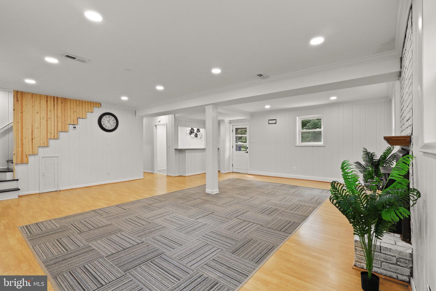 11929 WAPLES MILL RD, OAKTON, Virginia 22124, 4 Bedrooms Bedrooms, ,3 BathroomsBathrooms,Residential,For sale,11929 WAPLES MILL RD,VAFX2274382 MLS # VAFX2274382