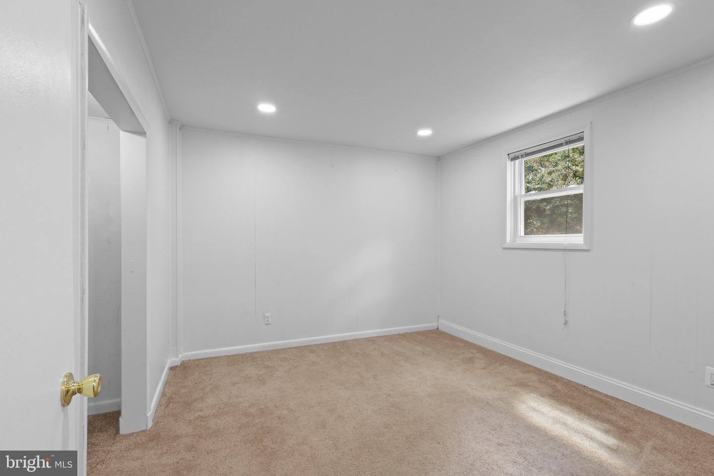 11929 WAPLES MILL RD, OAKTON, Virginia 22124, 4 Bedrooms Bedrooms, ,3 BathroomsBathrooms,Residential,For sale,11929 WAPLES MILL RD,VAFX2274382 MLS # VAFX2274382