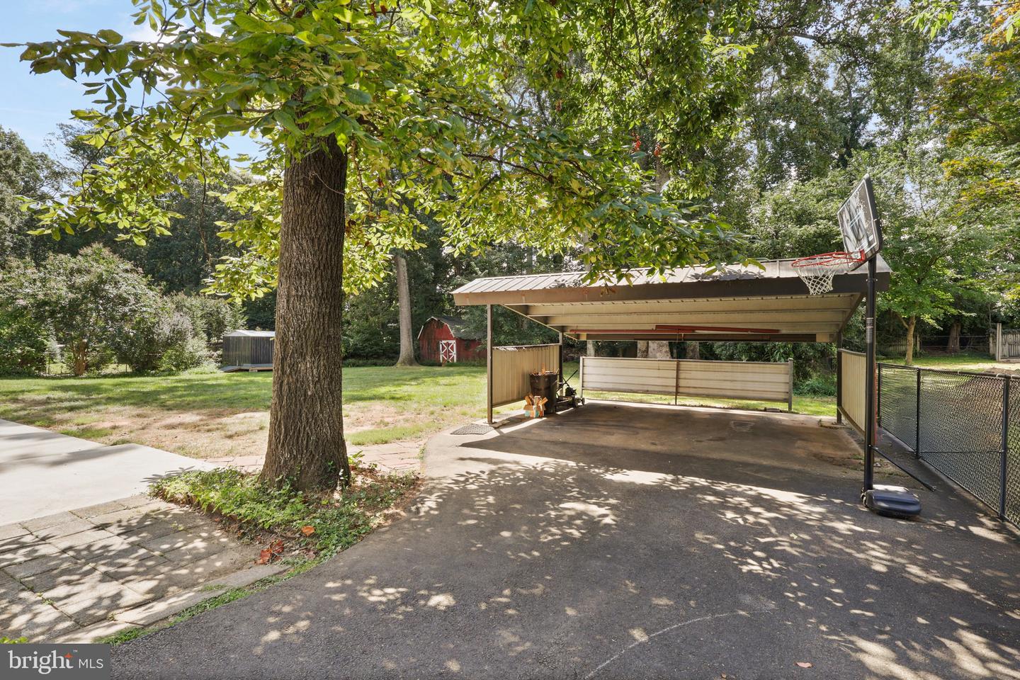 11929 WAPLES MILL RD, OAKTON, Virginia 22124, 4 Bedrooms Bedrooms, ,3 BathroomsBathrooms,Residential,For sale,11929 WAPLES MILL RD,VAFX2274382 MLS # VAFX2274382