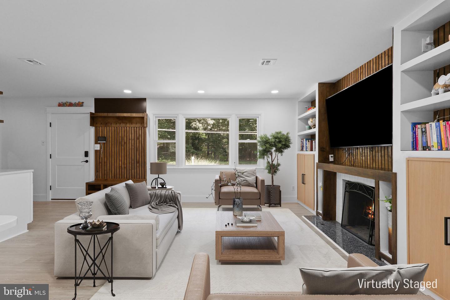 11929 WAPLES MILL RD, OAKTON, Virginia 22124, 4 Bedrooms Bedrooms, ,3 BathroomsBathrooms,Residential,For sale,11929 WAPLES MILL RD,VAFX2274382 MLS # VAFX2274382