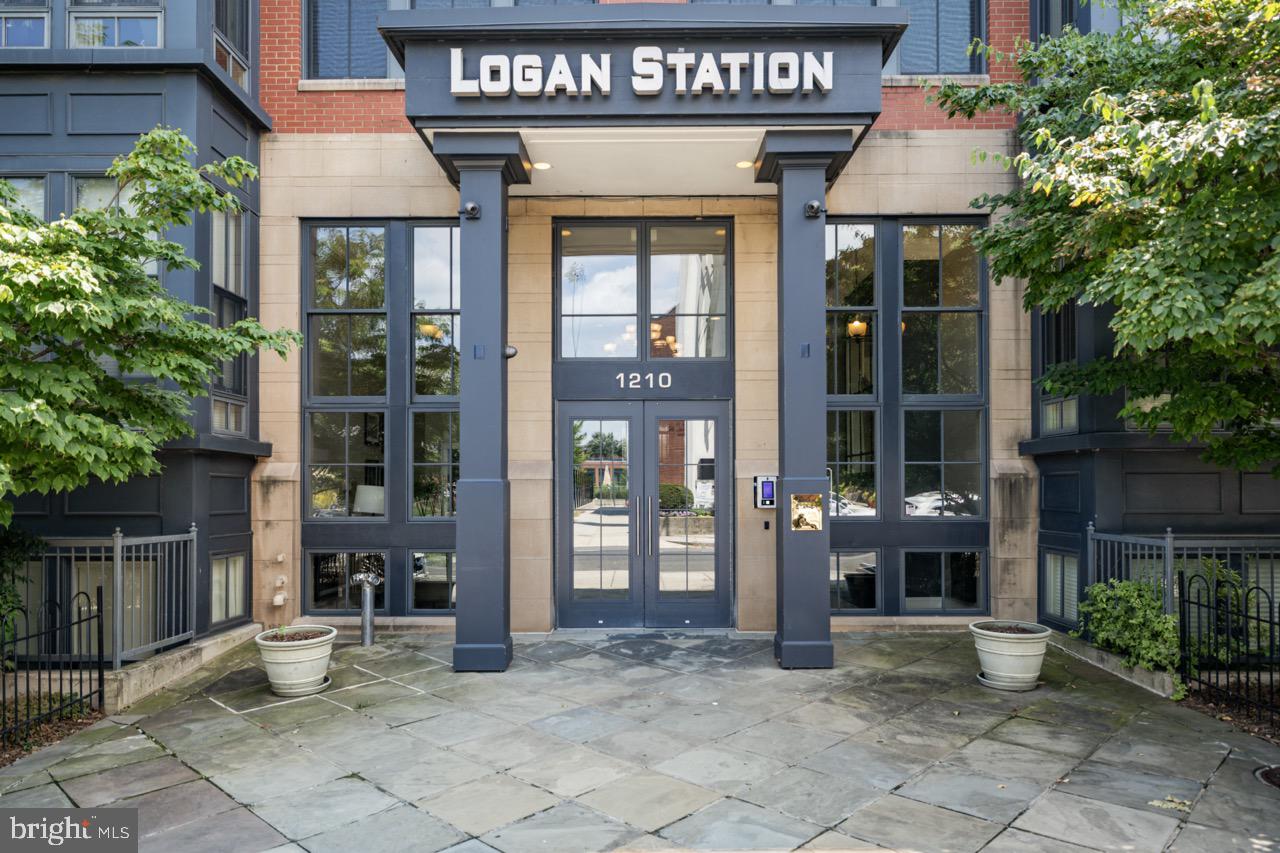 1210 R ST NW #213, WASHINGTON, District Of Columbia 20009, 2 Bedrooms Bedrooms, ,2 BathroomsBathrooms,Residential,For sale,1210 R ST NW #213,DCDC2207534 MLS # DCDC2207534