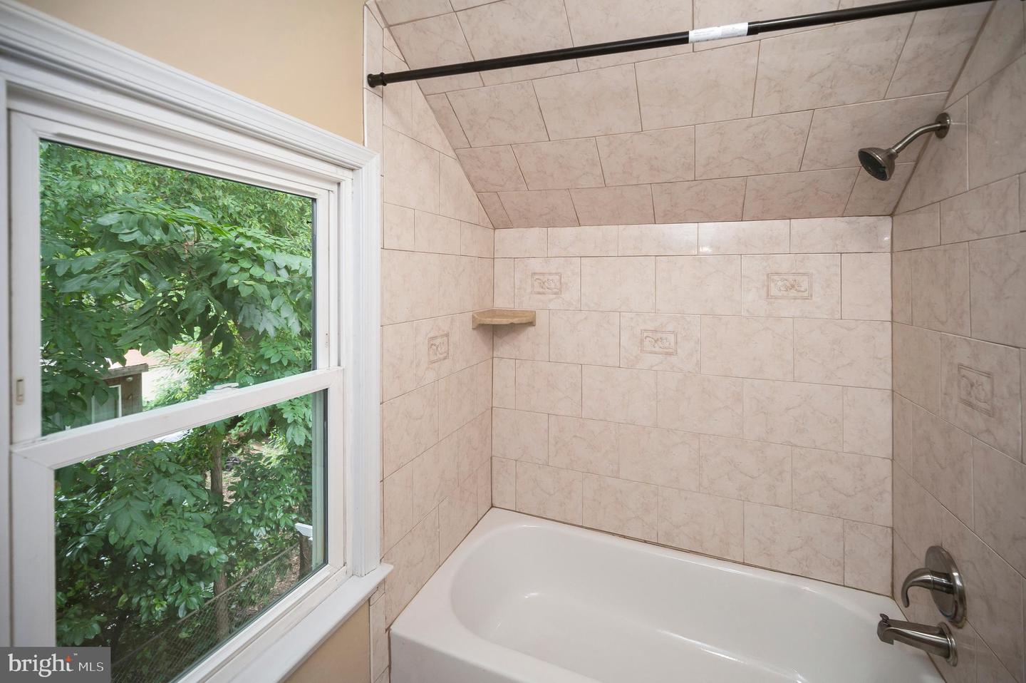 305 PITT ST, FREDERICKSBURG, Virginia 22401, 3 Bedrooms Bedrooms, ,2 BathroomsBathrooms,Residential,For sale,305 PITT ST,VAFB2008764 MLS # VAFB2008764