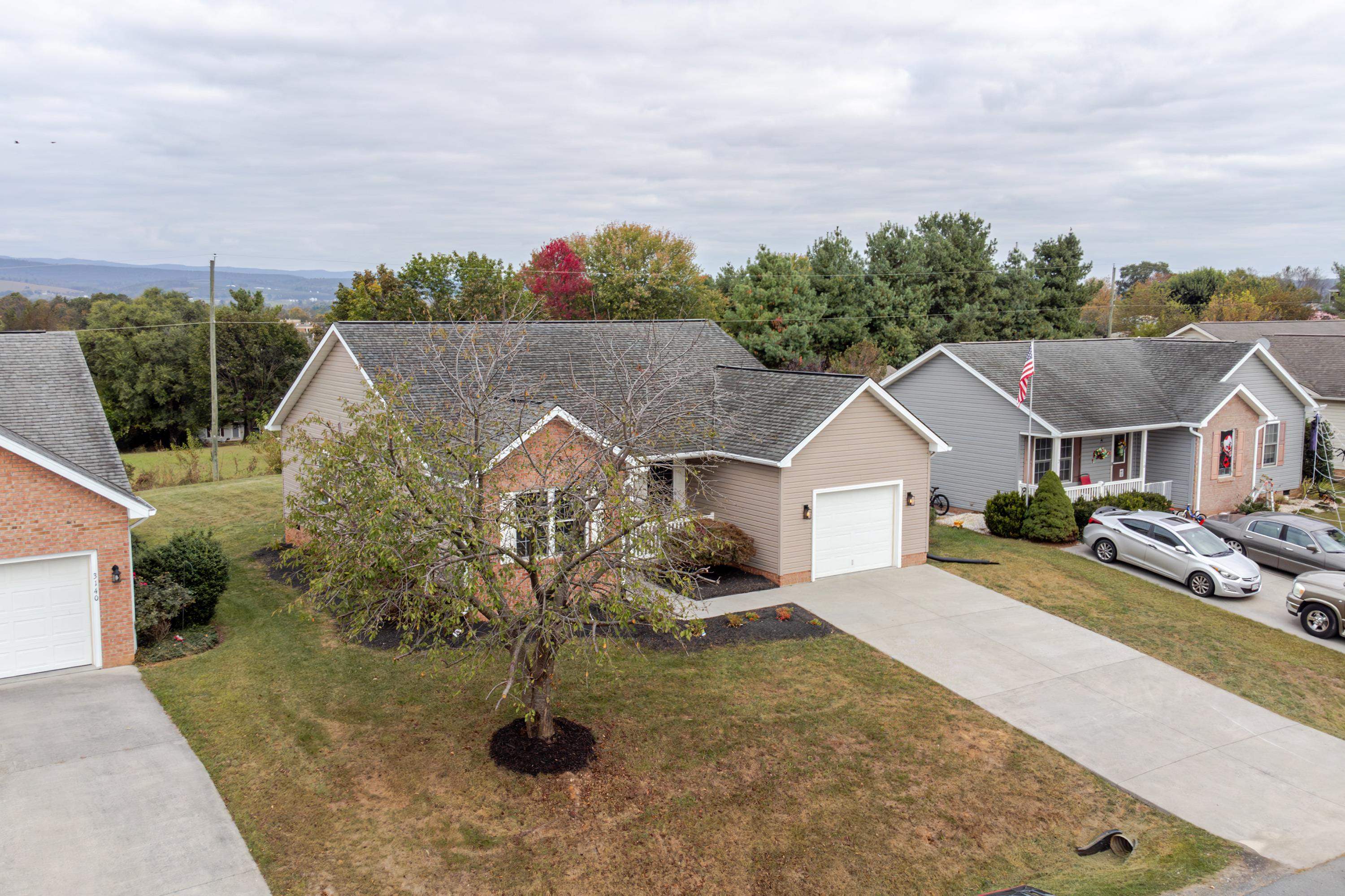 3120 PRIDE CIR, BROADWAY, Virginia 22815, 3 Bedrooms Bedrooms, ,2 BathroomsBathrooms,Residential,3120 PRIDE CIR,670024 MLS # 670024