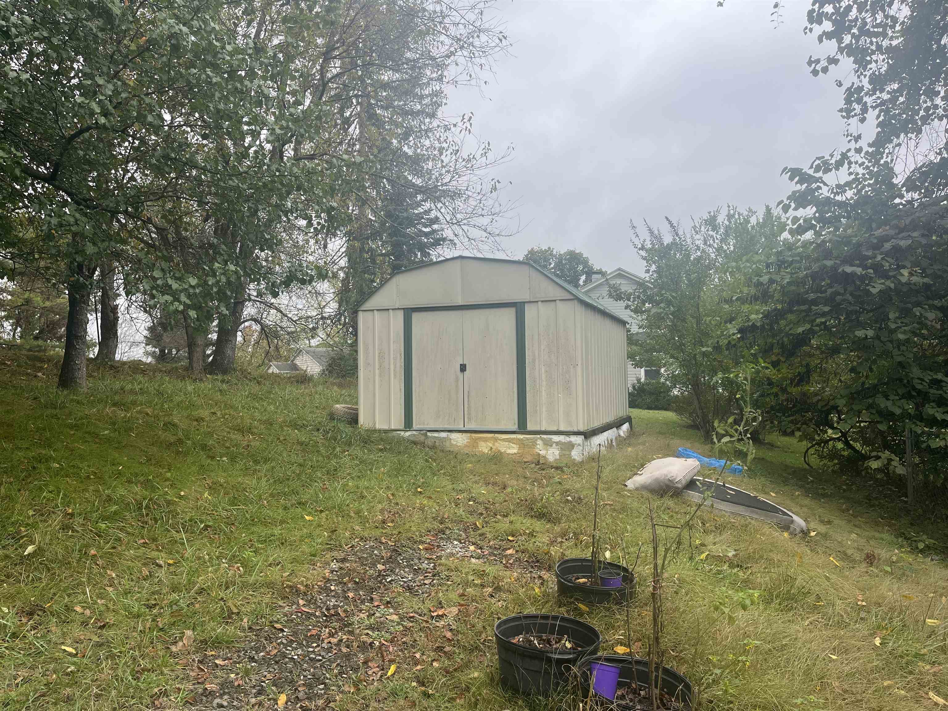 1221 DONAGHE ST, STAUNTON, Virginia 24401, 2 Bedrooms Bedrooms, ,1 BathroomBathrooms,Residential,1221 DONAGHE ST,670026 MLS # 670026