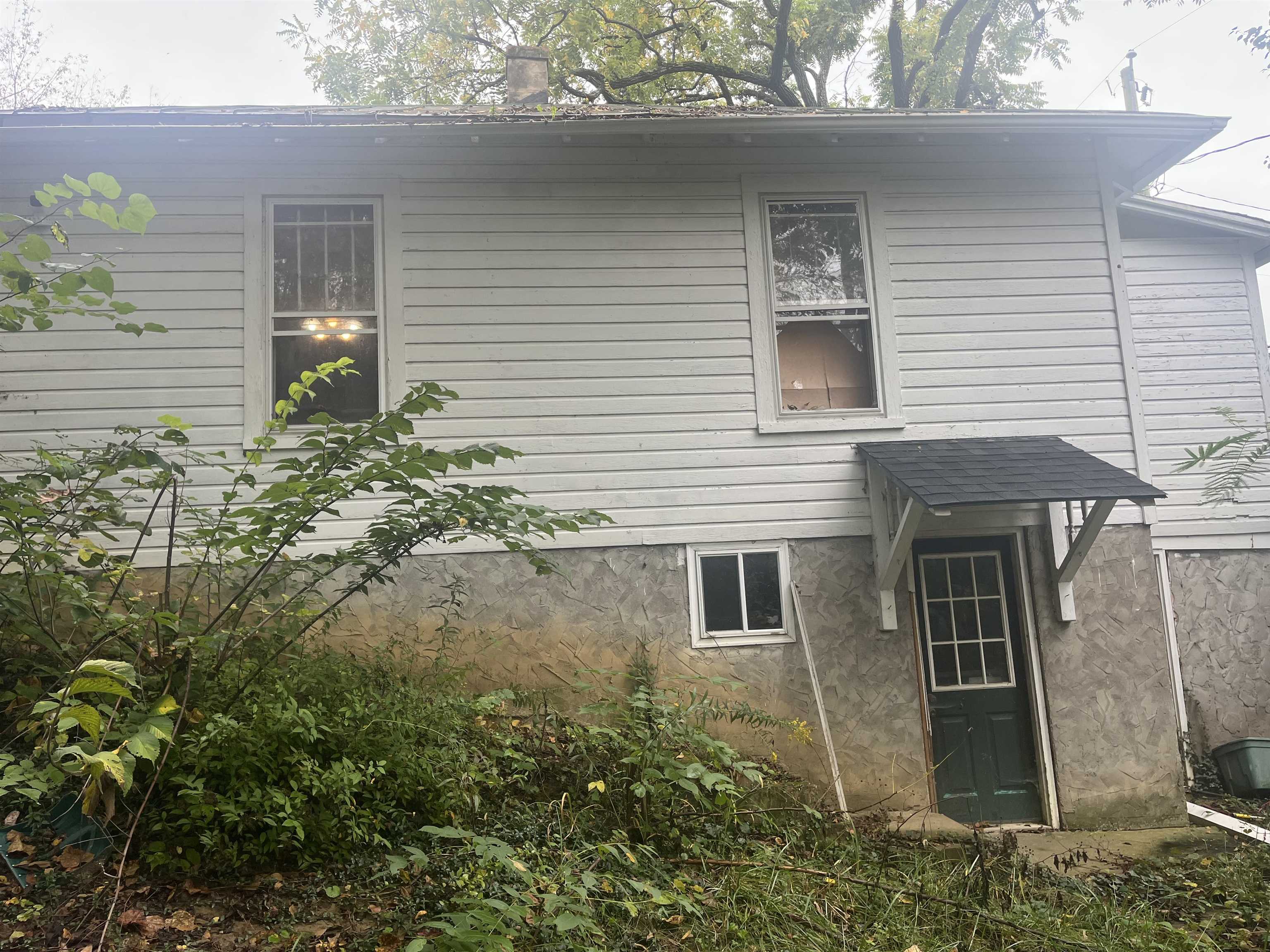 1221 DONAGHE ST, STAUNTON, Virginia 24401, 2 Bedrooms Bedrooms, ,1 BathroomBathrooms,Residential,1221 DONAGHE ST,670026 MLS # 670026