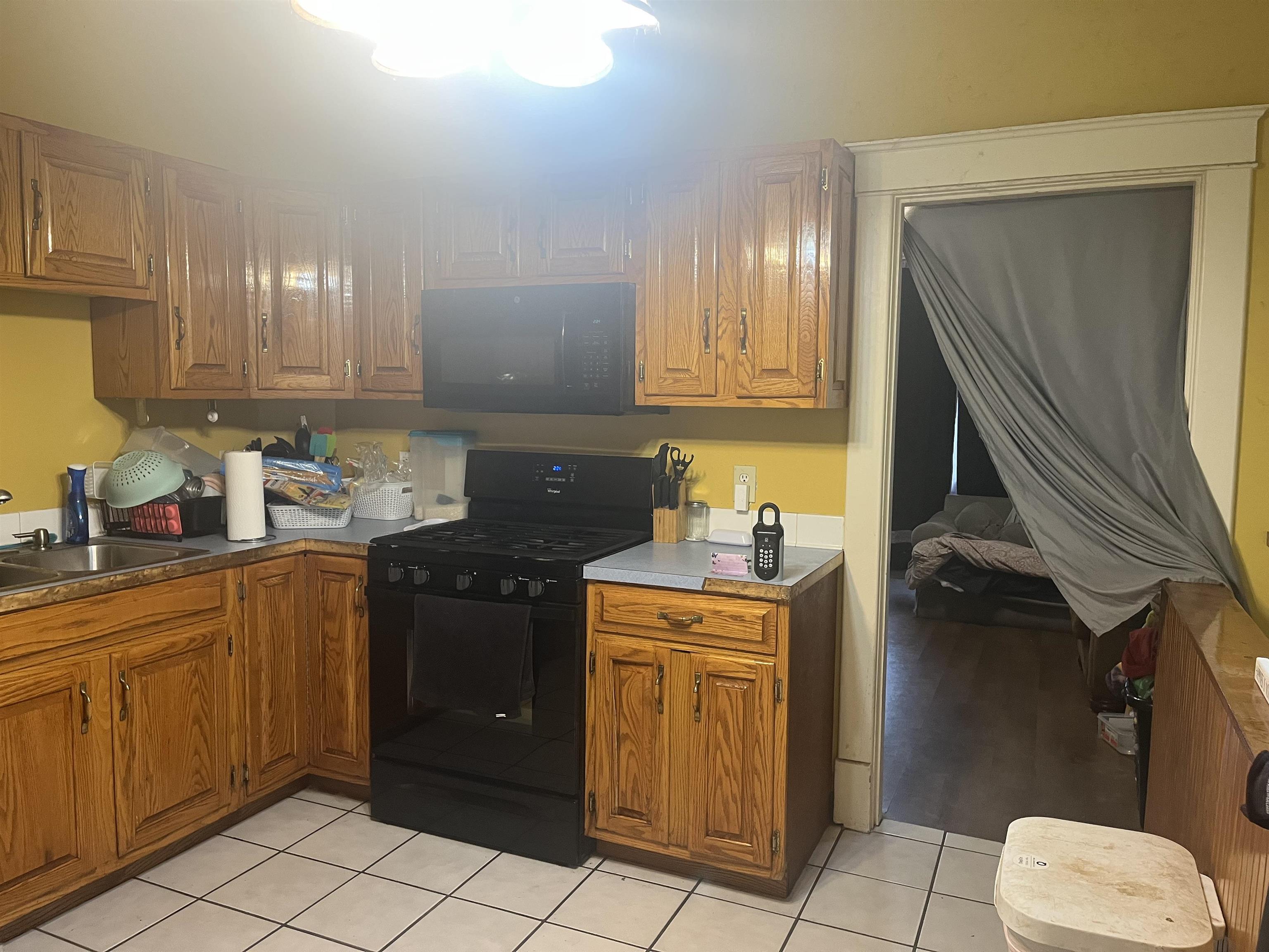 1221 DONAGHE ST, STAUNTON, Virginia 24401, 2 Bedrooms Bedrooms, ,1 BathroomBathrooms,Residential,1221 DONAGHE ST,670026 MLS # 670026