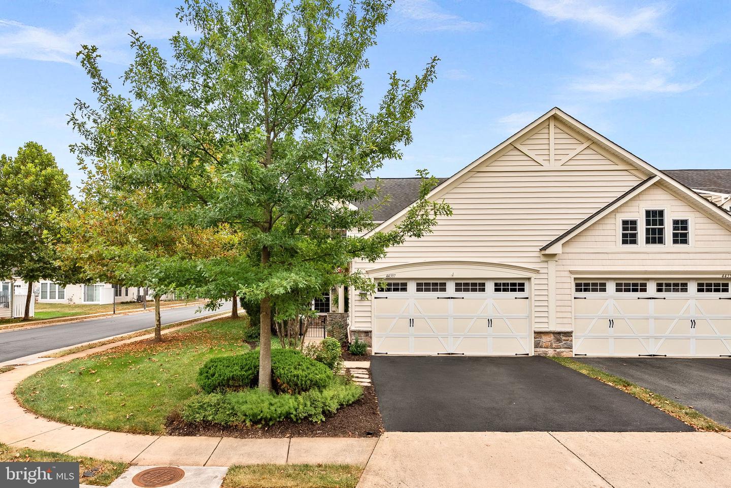 44397 ADARE MANOR SQ, ASHBURN, Virginia 20147, 3 Bedrooms Bedrooms, ,2 BathroomsBathrooms,Residential,For sale,44397 ADARE MANOR SQ,VALO2106718 MLS # VALO2106718