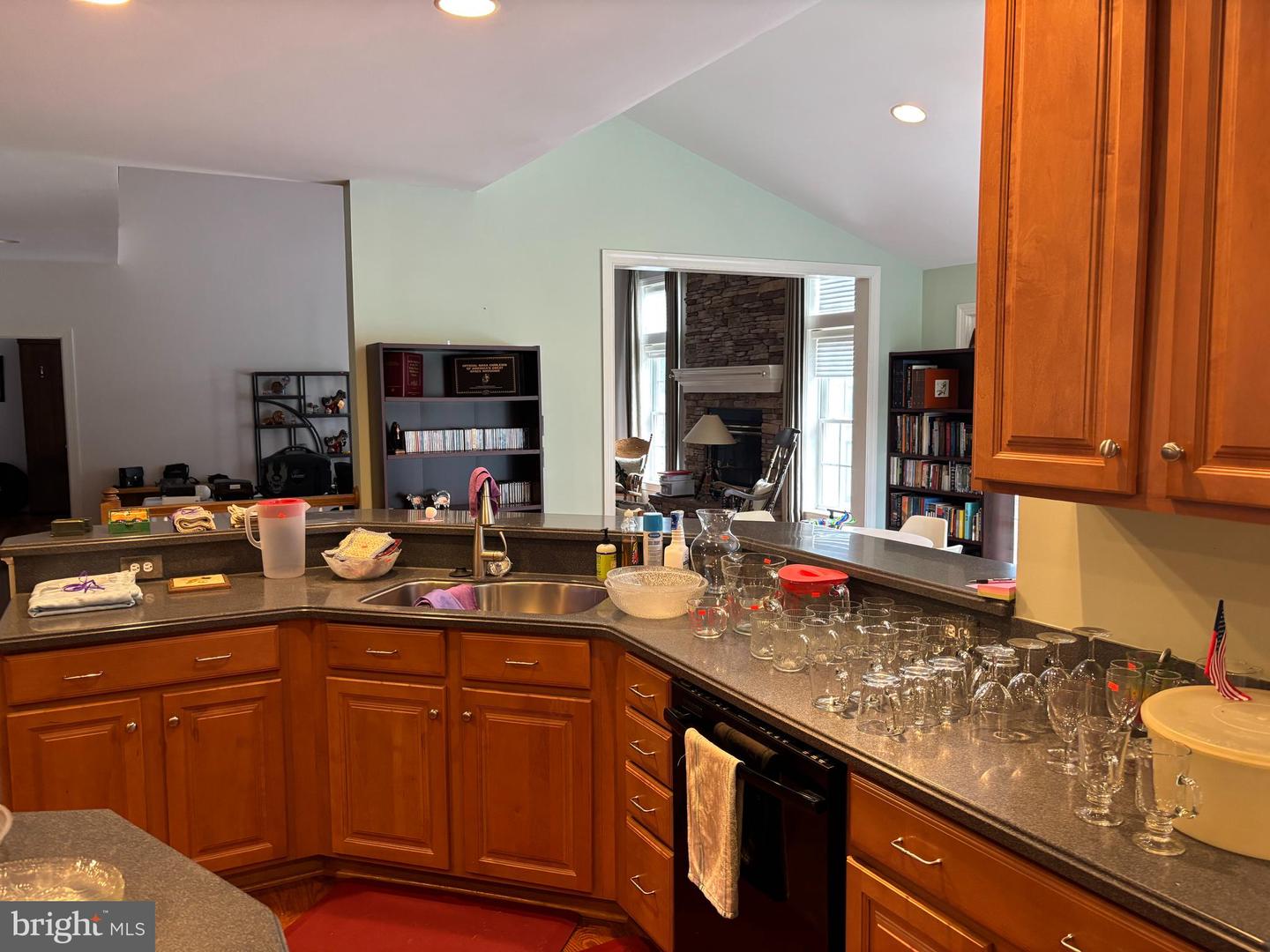 WARRENTON, Virginia 20187, 4 Bedrooms Bedrooms, ,4 BathroomsBathrooms,Residential,For sale,VAFQ2018362 MLS # VAFQ2018362