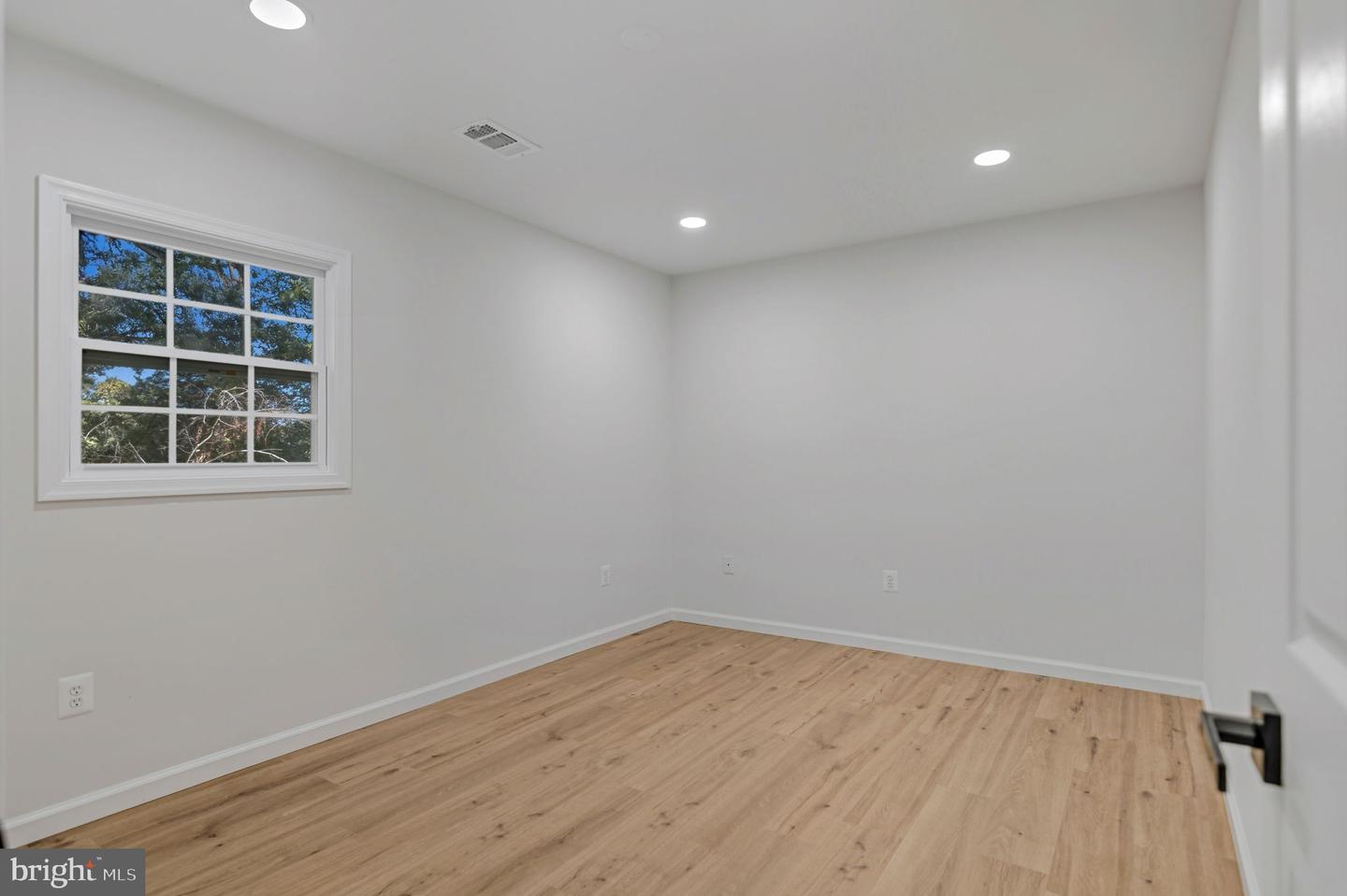 14212 FALLBROOK LN, WOODBRIDGE, Virginia 22193, 4 Bedrooms Bedrooms, ,3 BathroomsBathrooms,Residential,For sale,14212 FALLBROOK LN,VAPW2105730 MLS # VAPW2105730