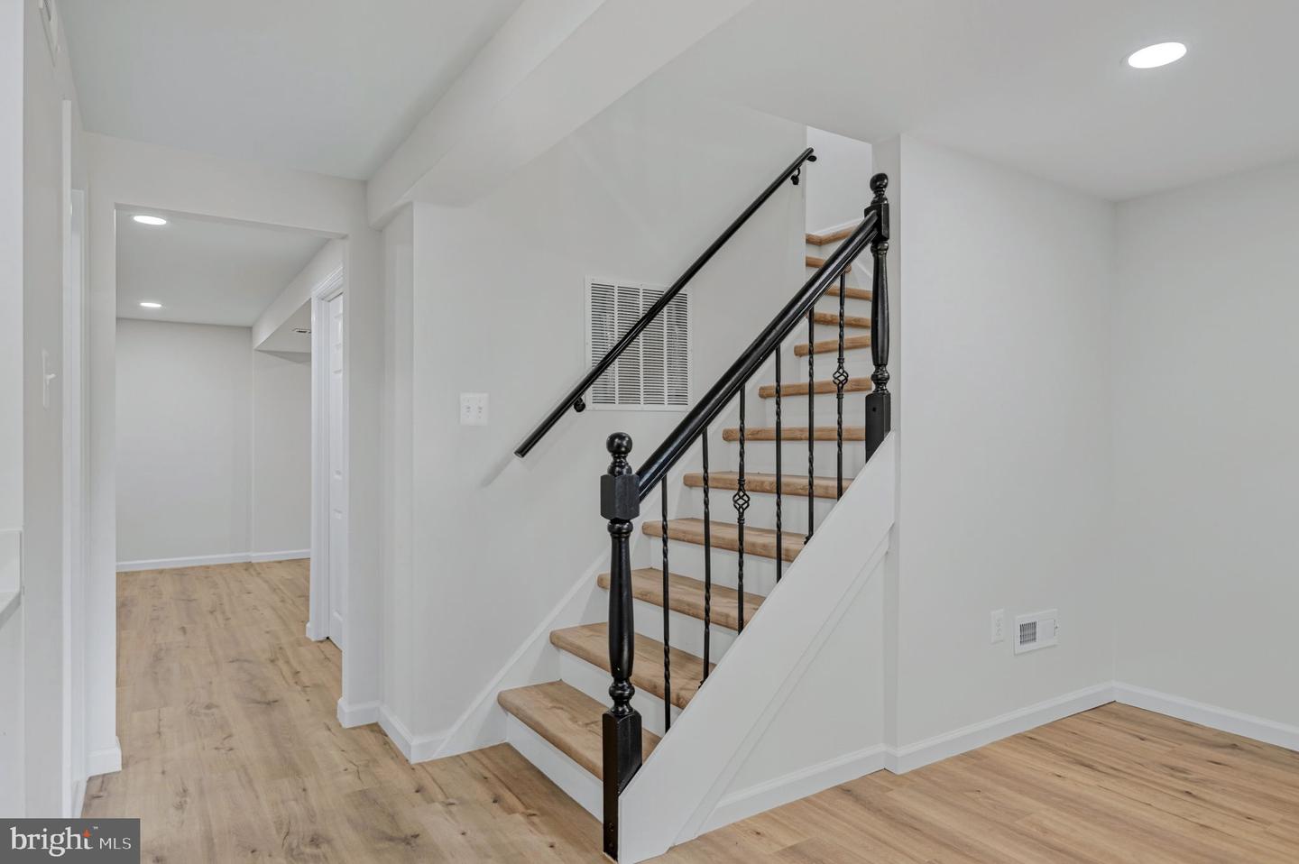 14212 FALLBROOK LN, WOODBRIDGE, Virginia 22193, 4 Bedrooms Bedrooms, ,3 BathroomsBathrooms,Residential,For sale,14212 FALLBROOK LN,VAPW2105730 MLS # VAPW2105730