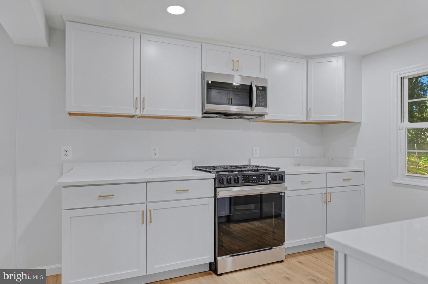 14212 FALLBROOK LN, WOODBRIDGE, Virginia 22193, 4 Bedrooms Bedrooms, ,3 BathroomsBathrooms,Residential,For sale,14212 FALLBROOK LN,VAPW2105730 MLS # VAPW2105730