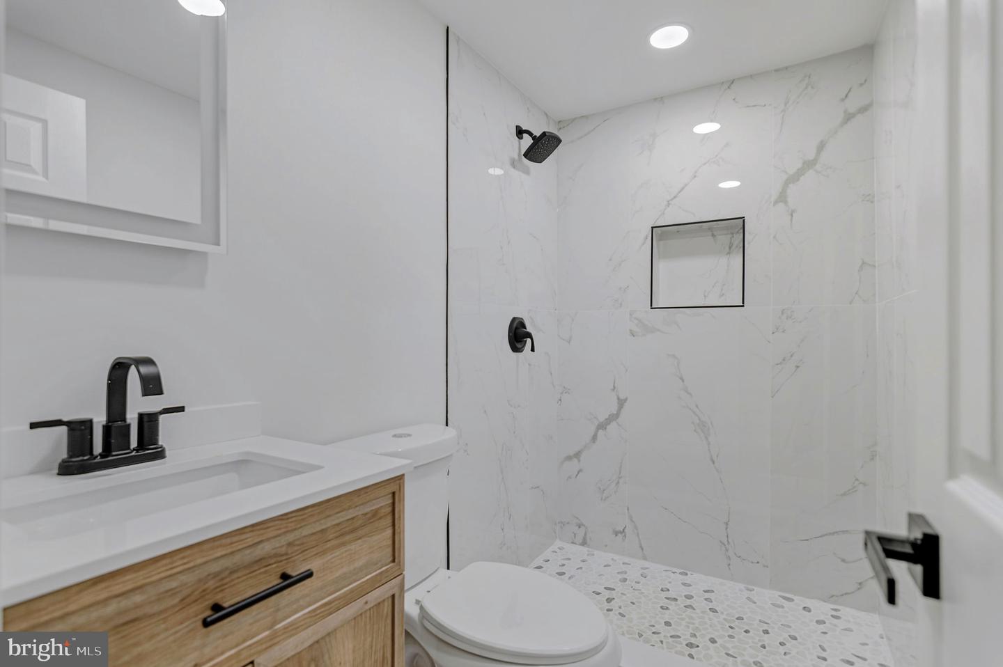 14212 FALLBROOK LN, WOODBRIDGE, Virginia 22193, 4 Bedrooms Bedrooms, ,3 BathroomsBathrooms,Residential,For sale,14212 FALLBROOK LN,VAPW2105730 MLS # VAPW2105730