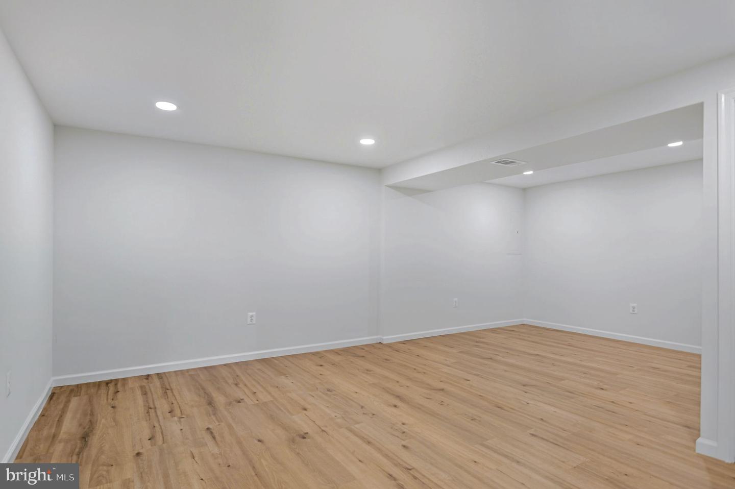 14212 FALLBROOK LN, WOODBRIDGE, Virginia 22193, 4 Bedrooms Bedrooms, ,3 BathroomsBathrooms,Residential,For sale,14212 FALLBROOK LN,VAPW2105730 MLS # VAPW2105730