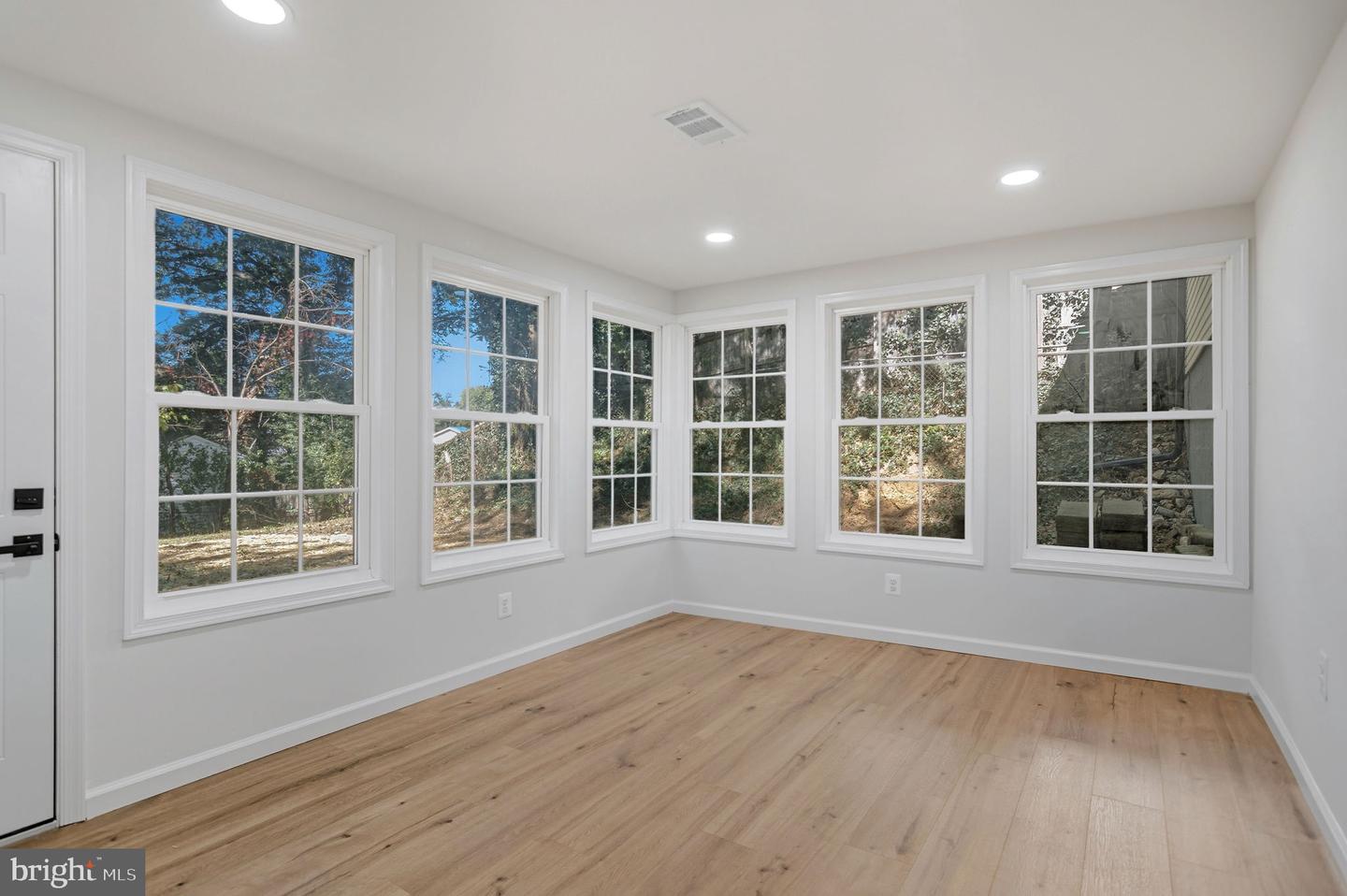 14212 FALLBROOK LN, WOODBRIDGE, Virginia 22193, 4 Bedrooms Bedrooms, ,3 BathroomsBathrooms,Residential,For sale,14212 FALLBROOK LN,VAPW2105730 MLS # VAPW2105730