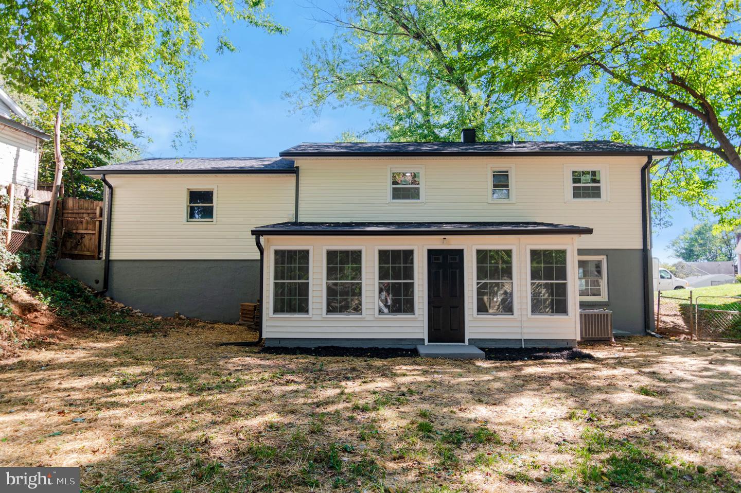 14212 FALLBROOK LN, WOODBRIDGE, Virginia 22193, 4 Bedrooms Bedrooms, ,3 BathroomsBathrooms,Residential,For sale,14212 FALLBROOK LN,VAPW2105730 MLS # VAPW2105730