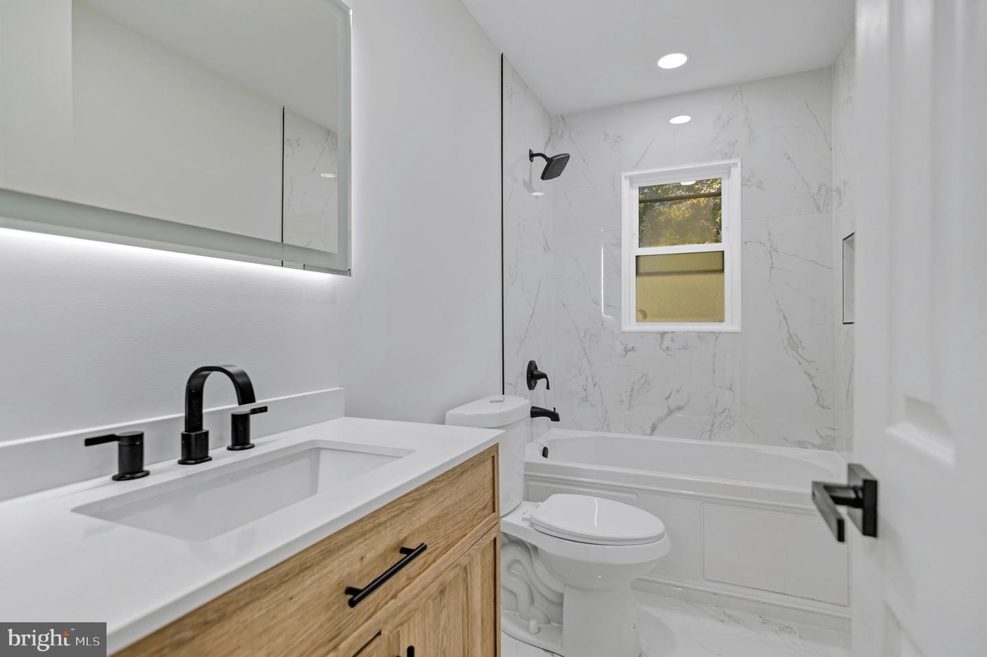 14212 FALLBROOK LN, WOODBRIDGE, Virginia 22193, 4 Bedrooms Bedrooms, ,3 BathroomsBathrooms,Residential,For sale,14212 FALLBROOK LN,VAPW2105730 MLS # VAPW2105730