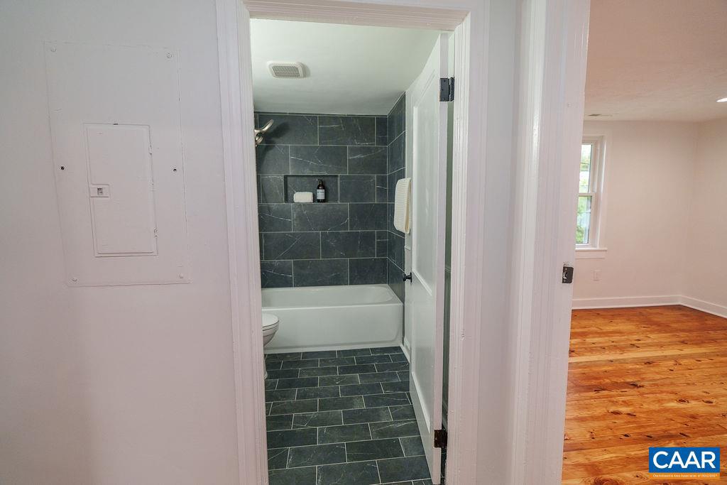 911 BOLLING AVE, CHARLOTTESVILLE, Virginia 22902, 2 Bedrooms Bedrooms, ,1 BathroomBathrooms,Residential,For sale,911 BOLLING AVE,669922 MLS # 669922