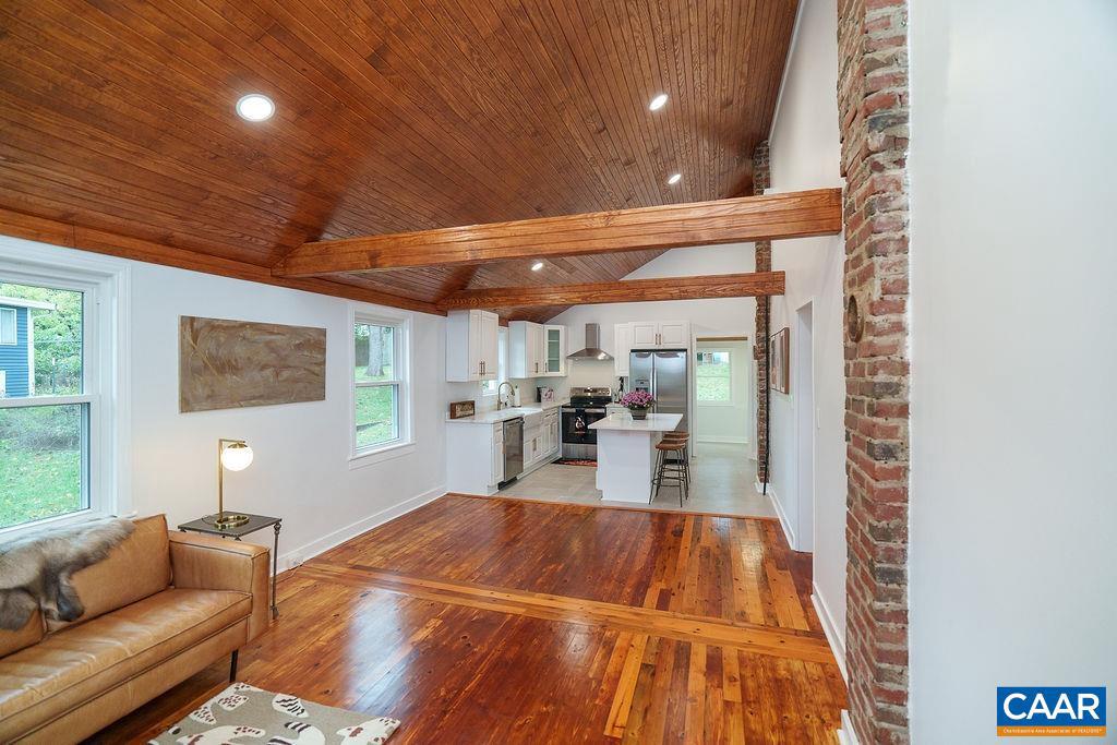 911 BOLLING AVE, CHARLOTTESVILLE, Virginia 22902, 2 Bedrooms Bedrooms, ,1 BathroomBathrooms,Residential,For sale,911 BOLLING AVE,669922 MLS # 669922