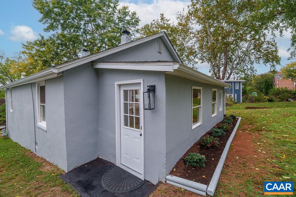 911 BOLLING AVE, CHARLOTTESVILLE, Virginia 22902, 2 Bedrooms Bedrooms, ,1 BathroomBathrooms,Residential,For sale,911 BOLLING AVE,669922 MLS # 669922